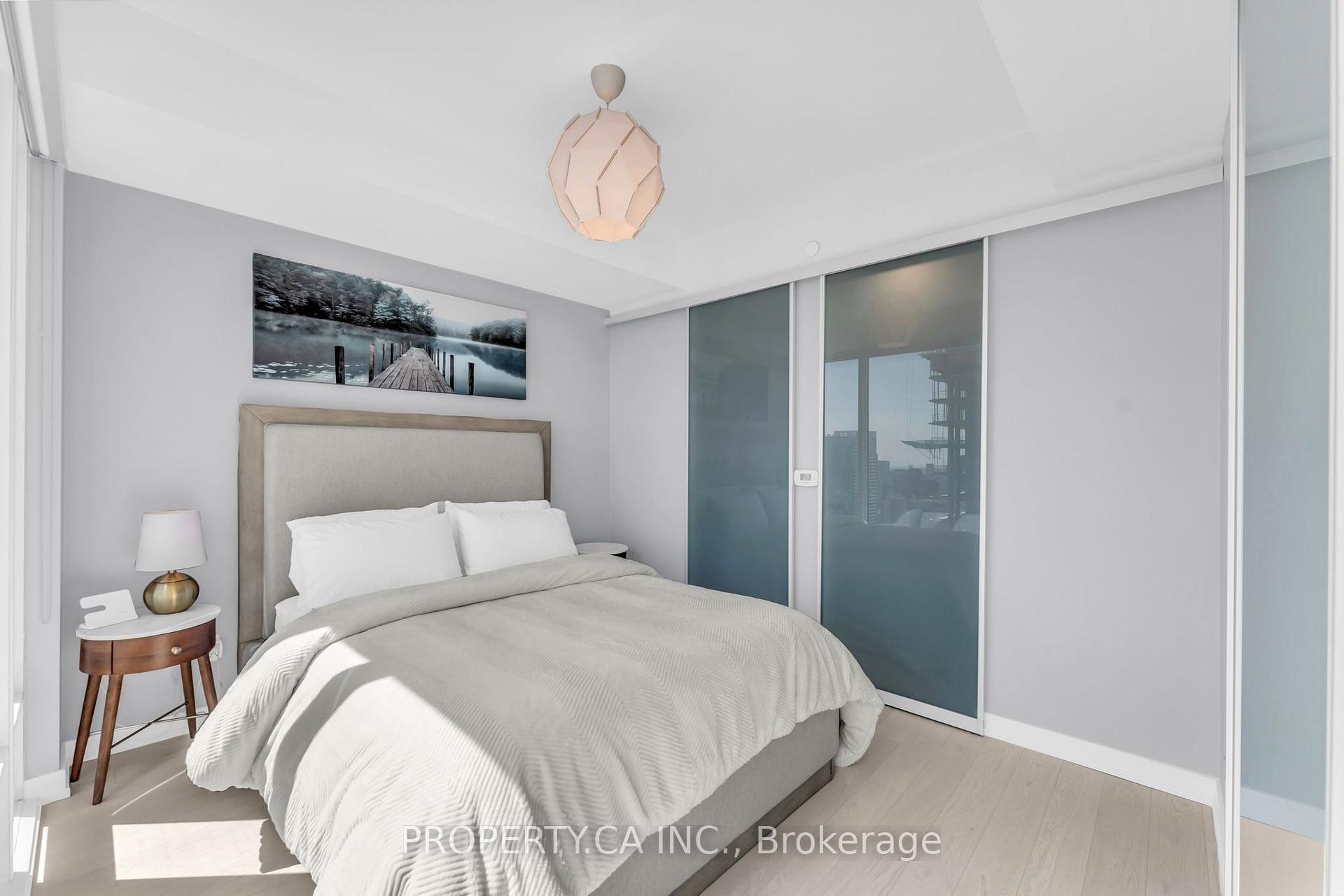 488 University Avenue 3002, Toronto Unit: 3002