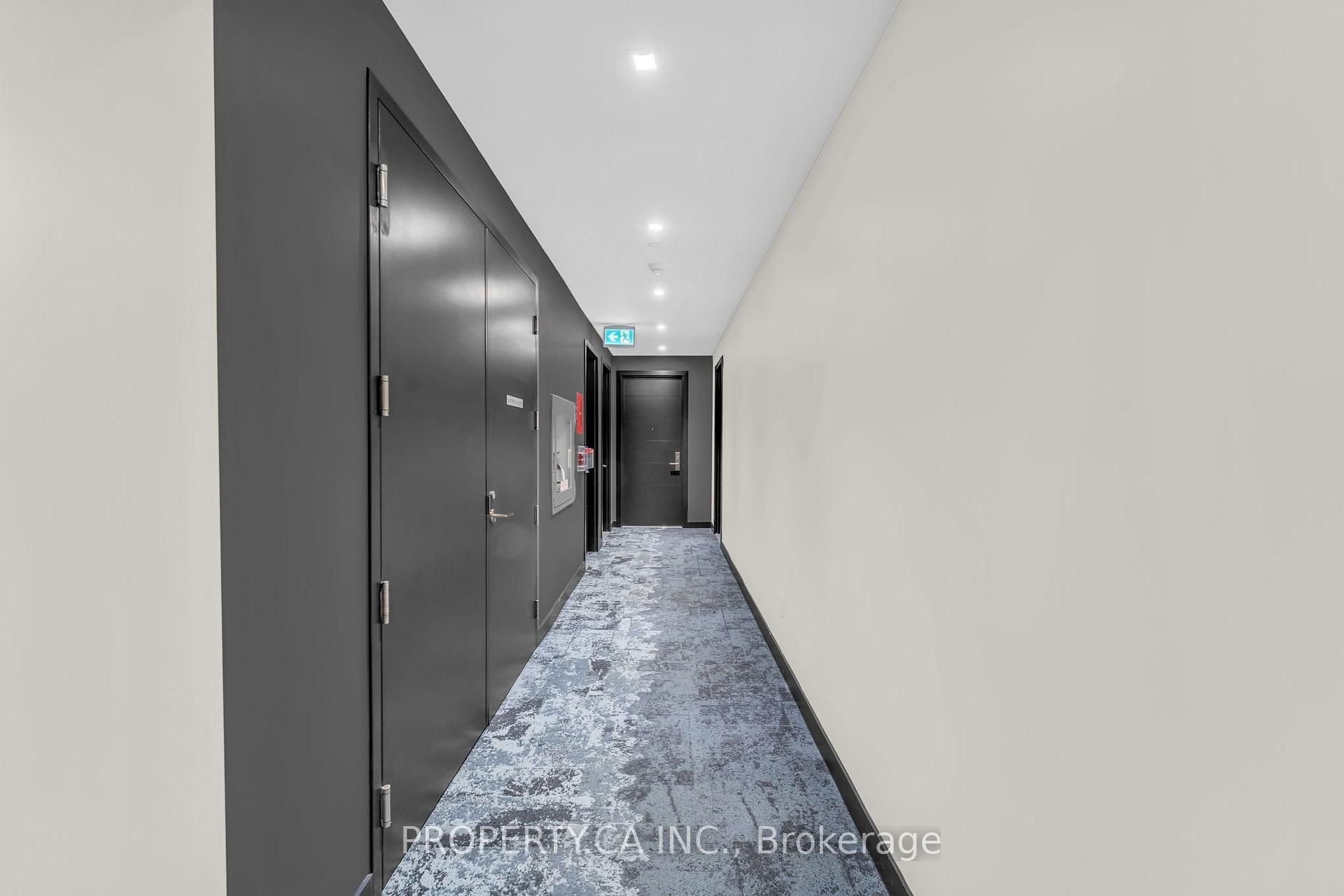488 University Avenue 3002, Toronto Unit: 3002
