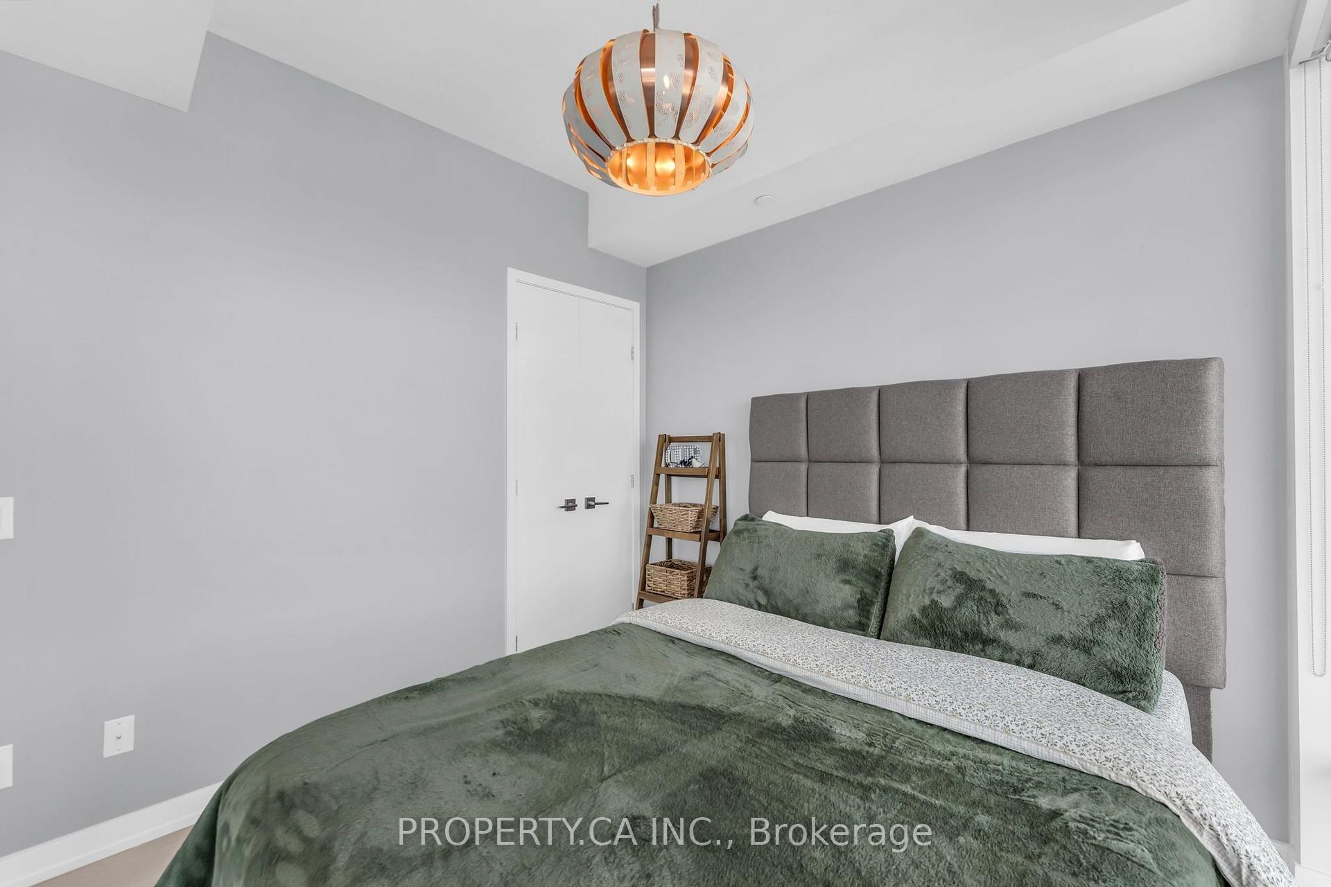 488 University Avenue 3002, Toronto Unit: 3002