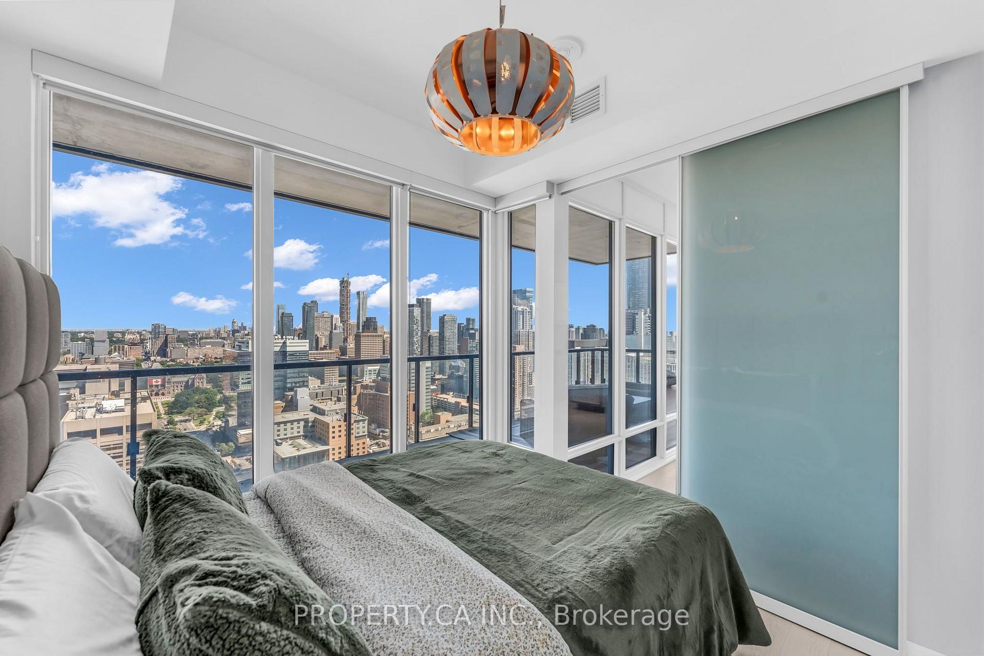 488 University Avenue 3002, Toronto Unit: 3002