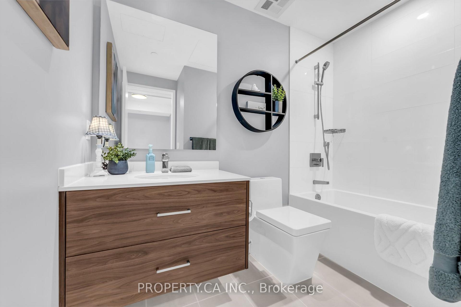 488 University Avenue 3002, Toronto Unit: 3002