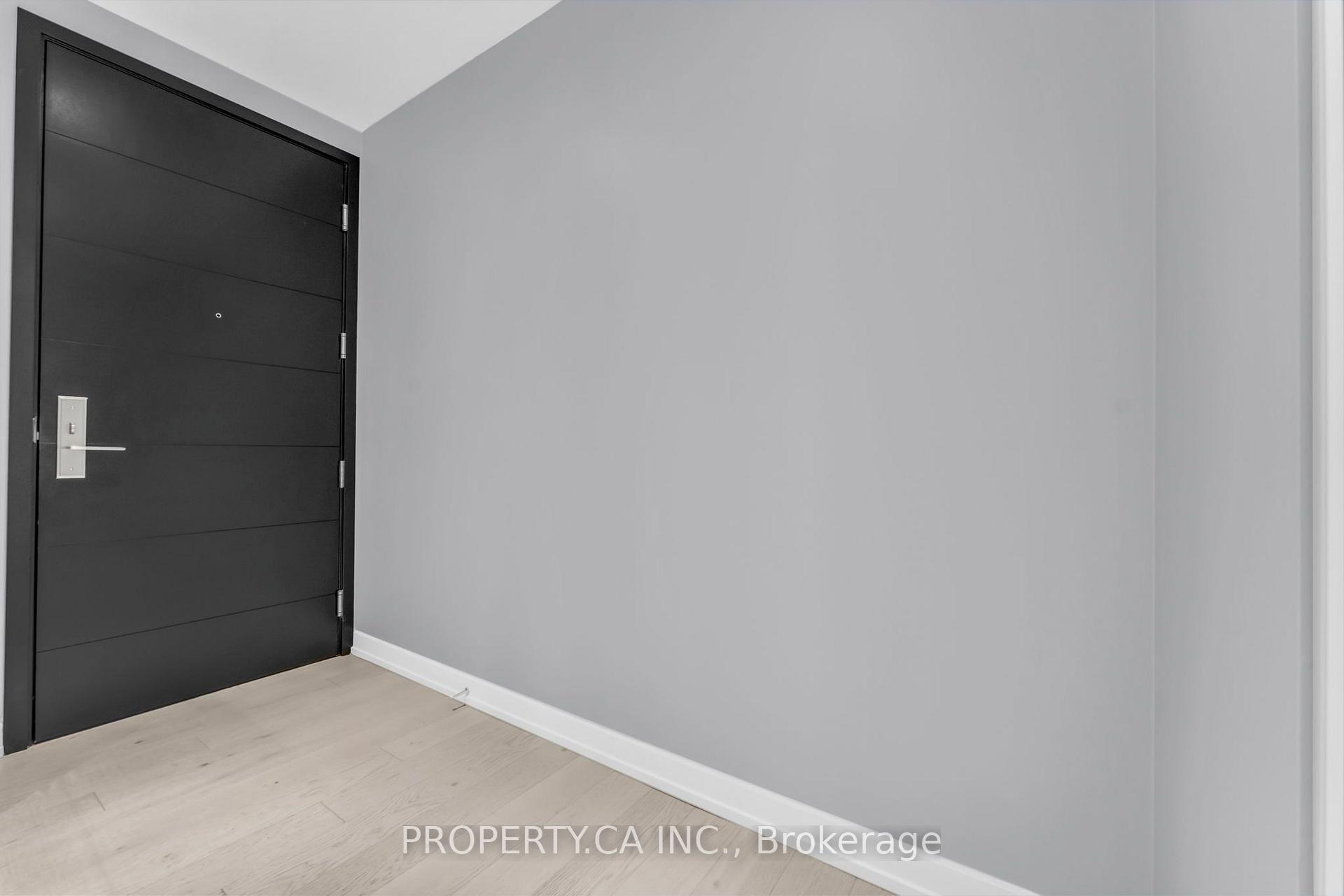 488 University Avenue 3002, Toronto Unit: 3002