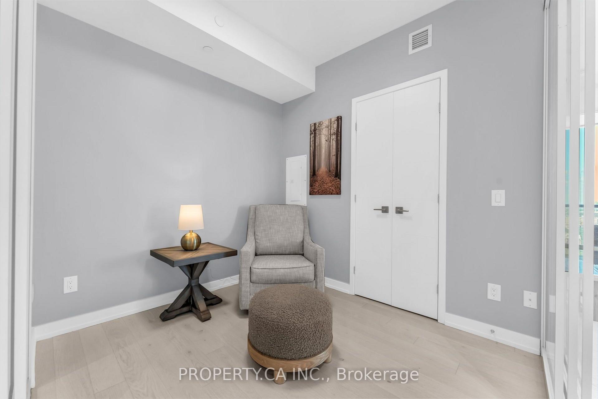 488 University Avenue 3002, Toronto Unit: 3002