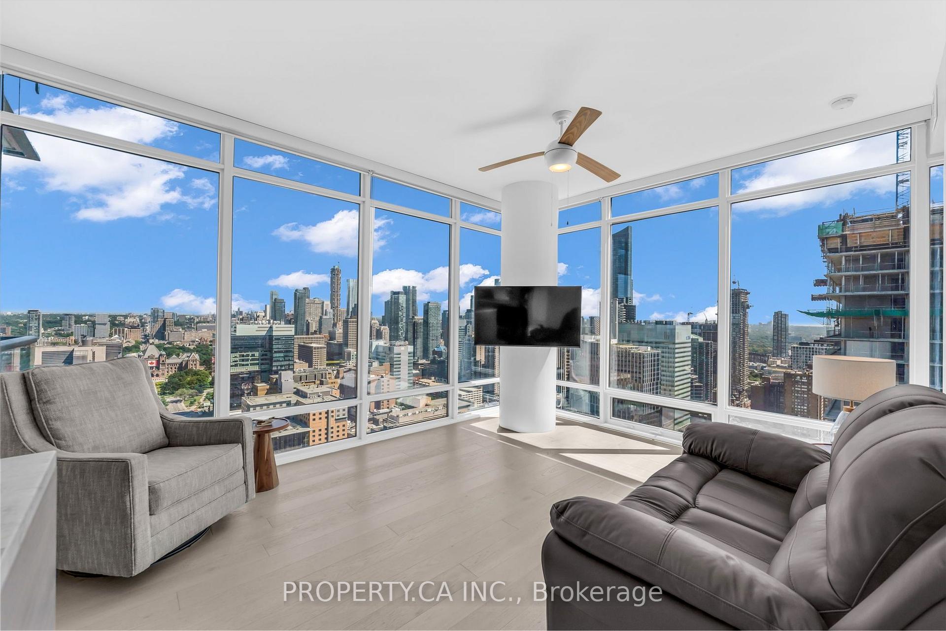 488 University Avenue 3002, Toronto Unit: 3002