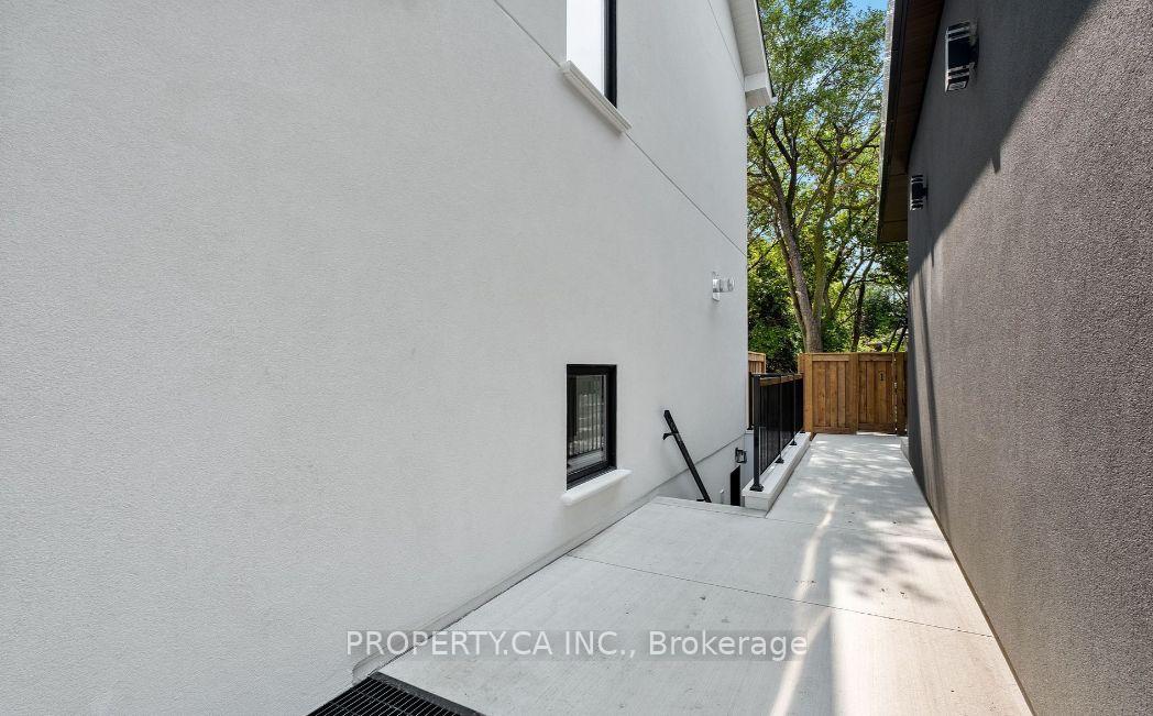 119 Invermay Avenue, Toronto