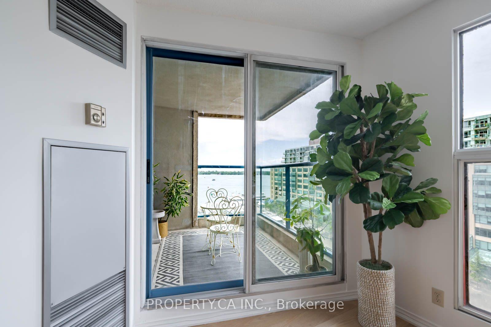 77 Harbour Square 1111, Toronto Unit: 1111