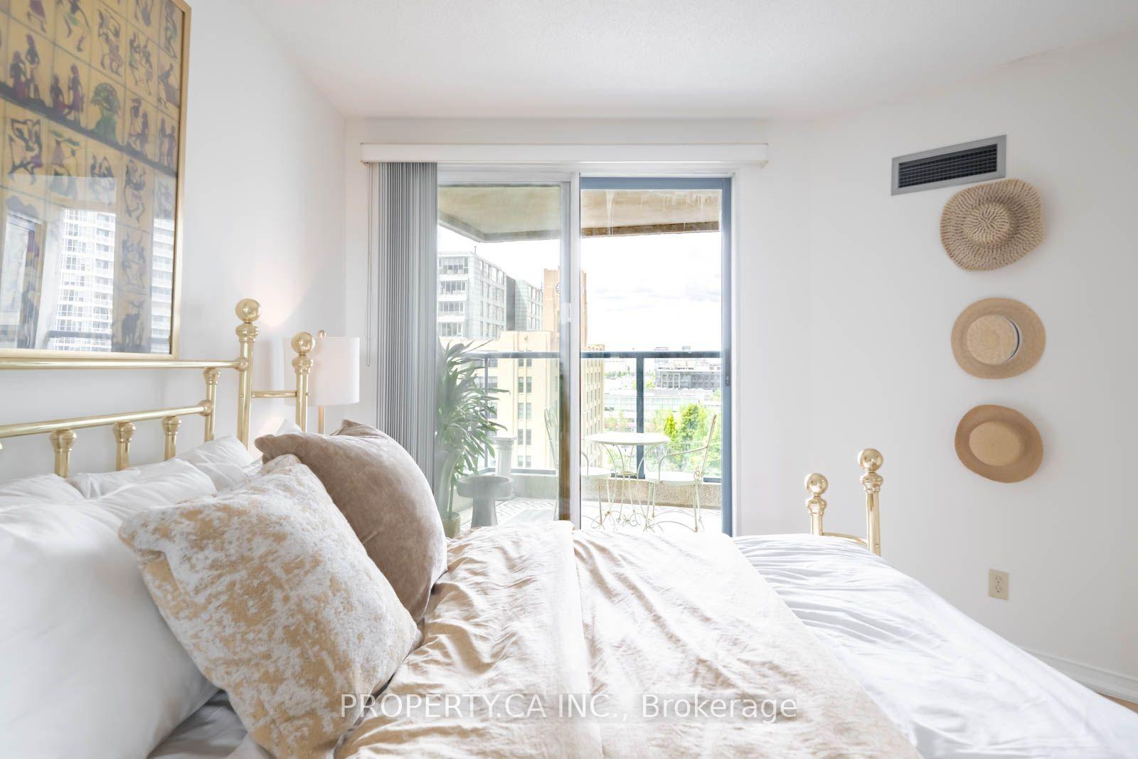 77 Harbour Square 1111, Toronto Unit: 1111