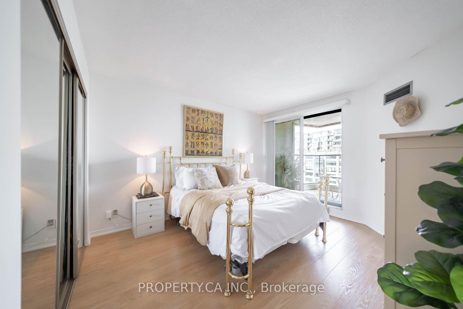77 Harbour Square 1111, Toronto Unit: 1111
