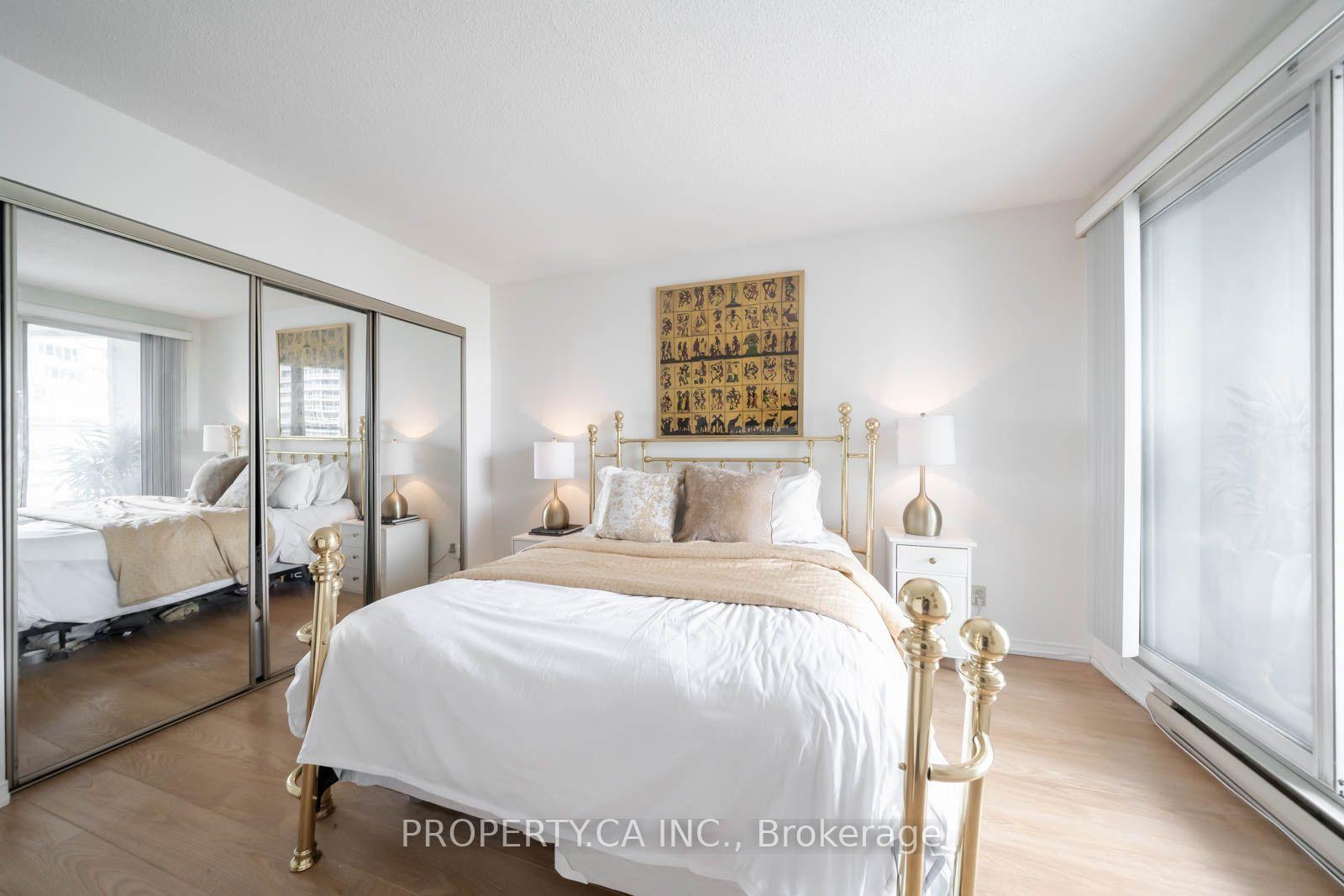 77 Harbour Square 1111, Toronto Unit: 1111