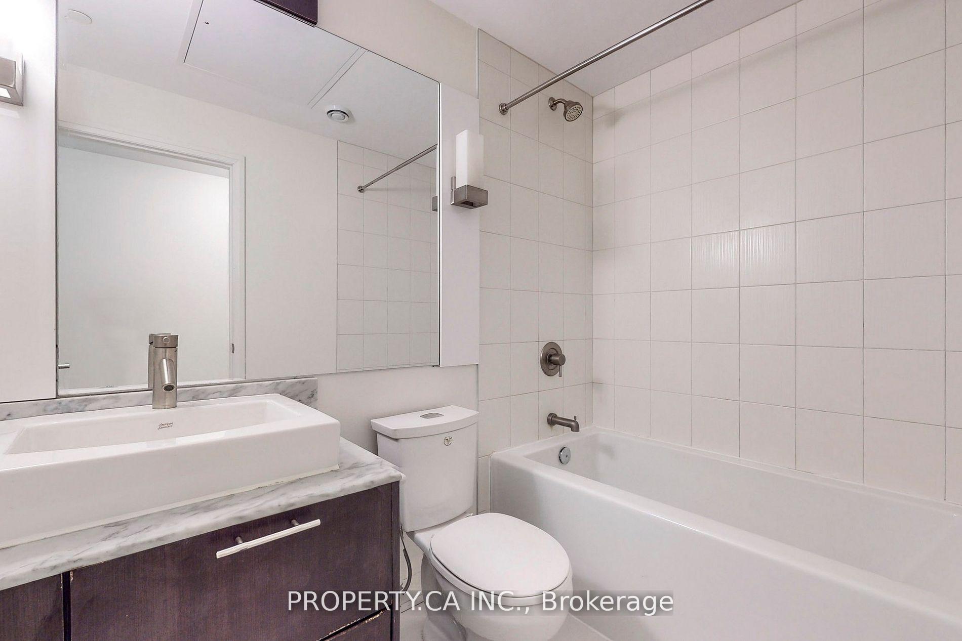 8 Mercer Street 710, Toronto Unit: 710