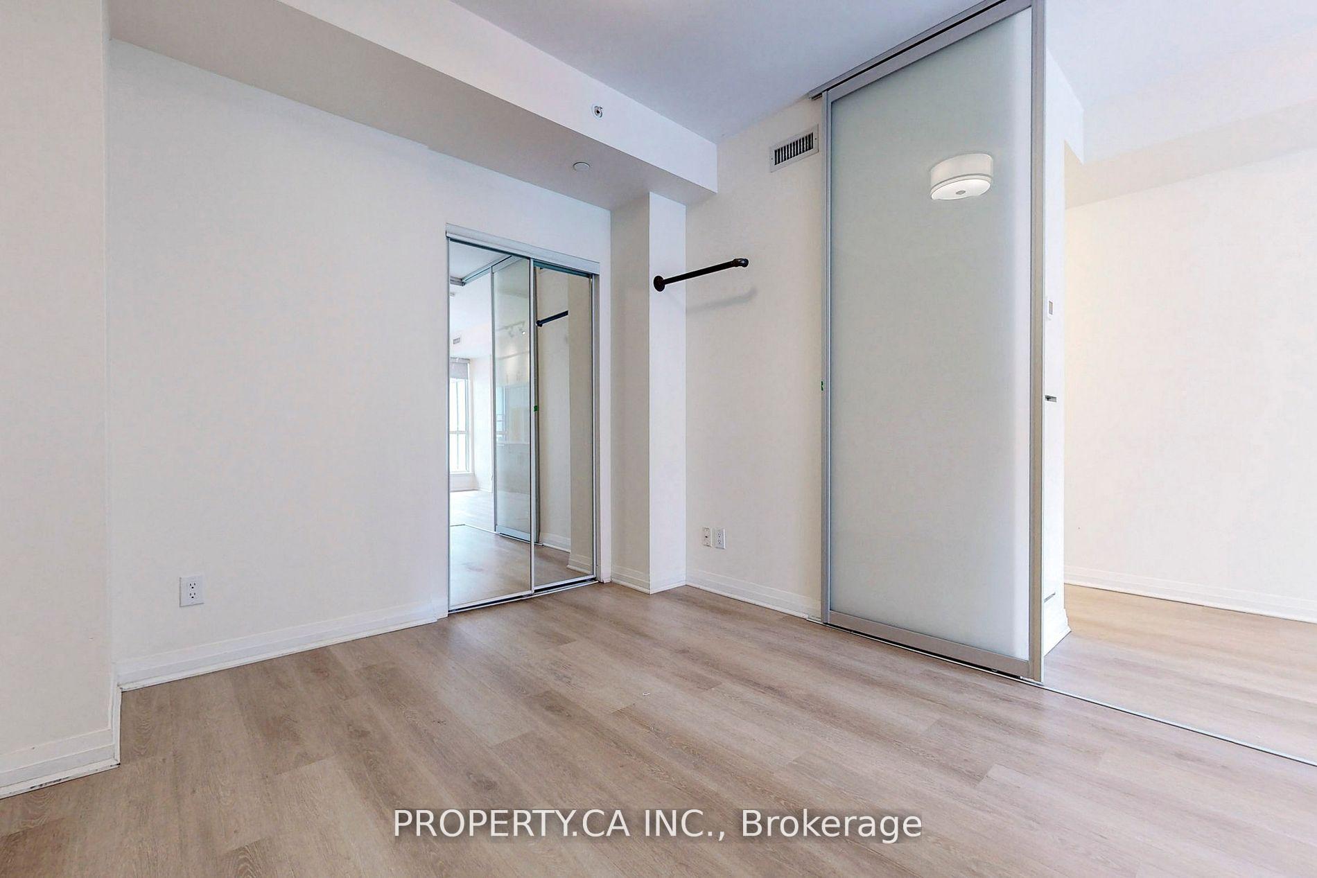 8 Mercer Street 710, Toronto Unit: 710
