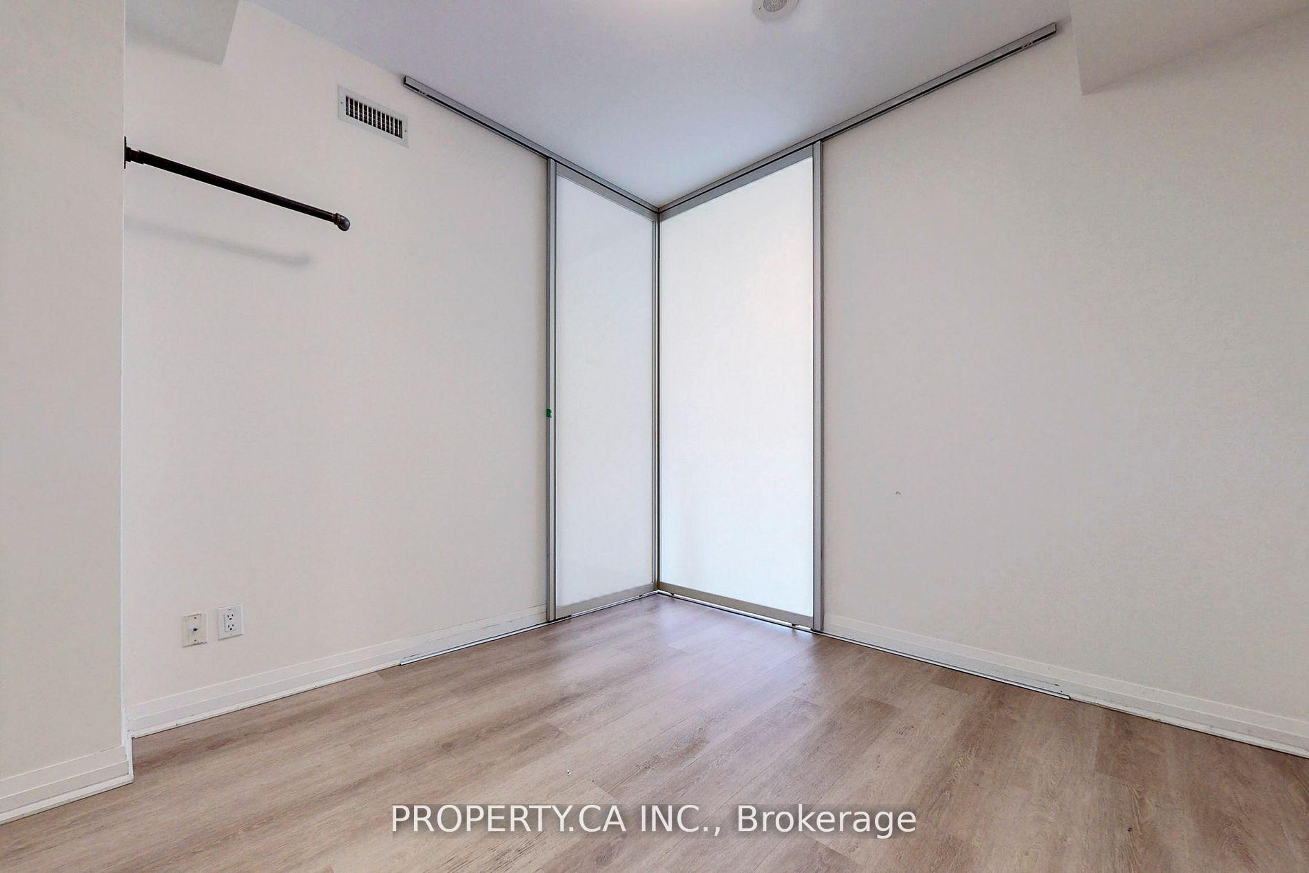 8 Mercer Street 710, Toronto Unit: 710