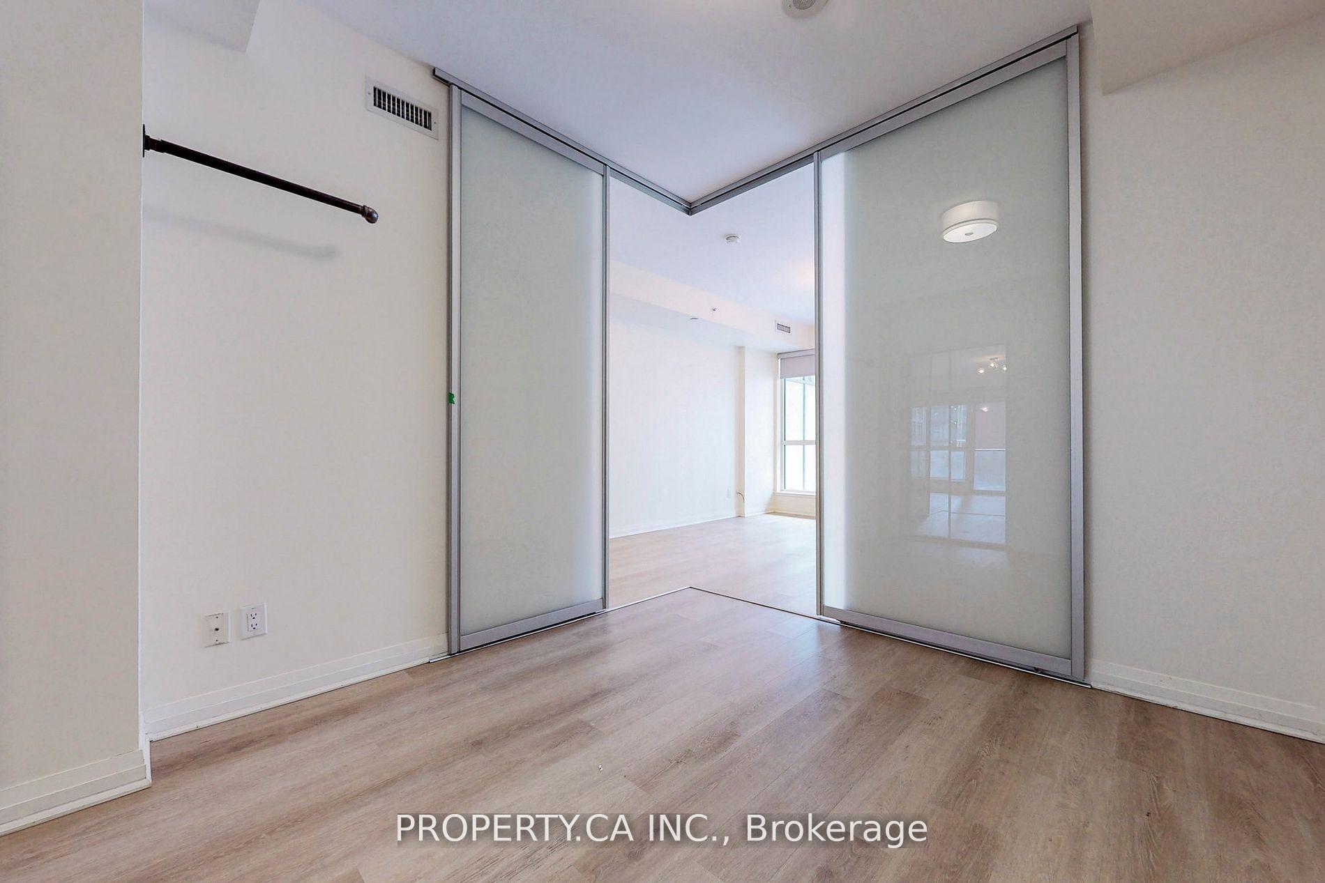 8 Mercer Street 710, Toronto Unit: 710