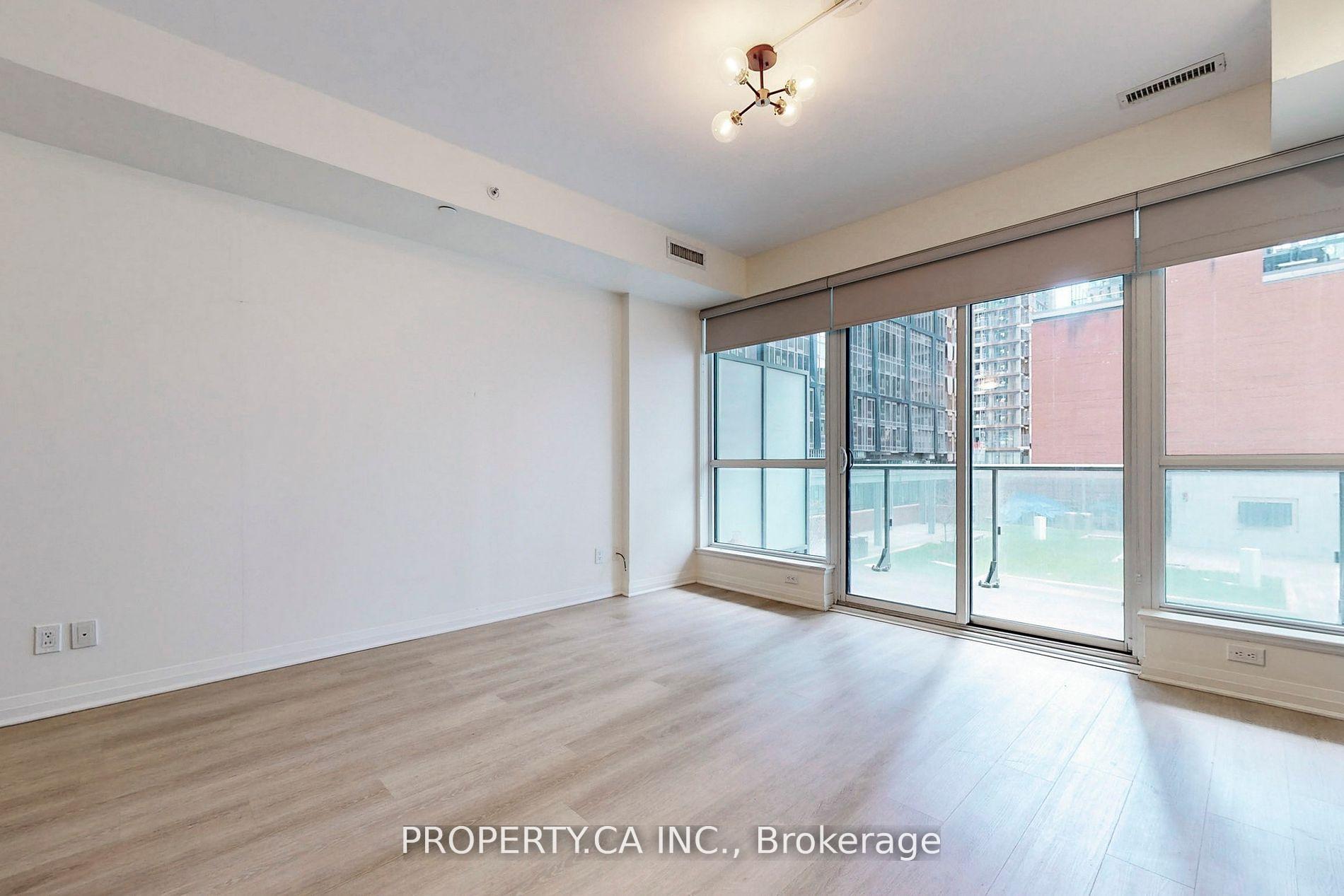 8 Mercer Street 710, Toronto Unit: 710