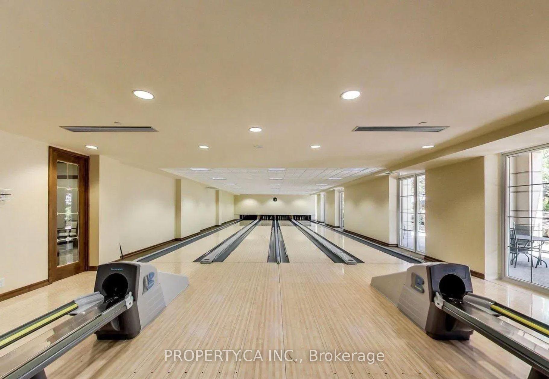 80 Harrison Garden Boulevard 221, Toronto Unit: 221