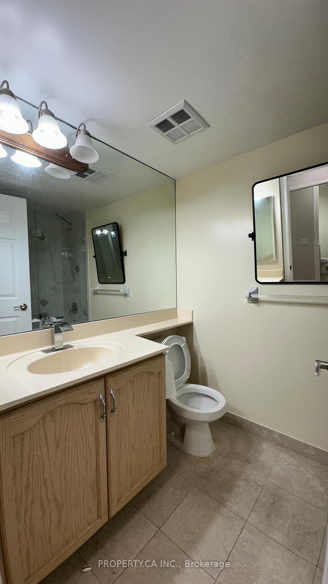 80 Harrison Garden Boulevard 221, Toronto Unit: 221