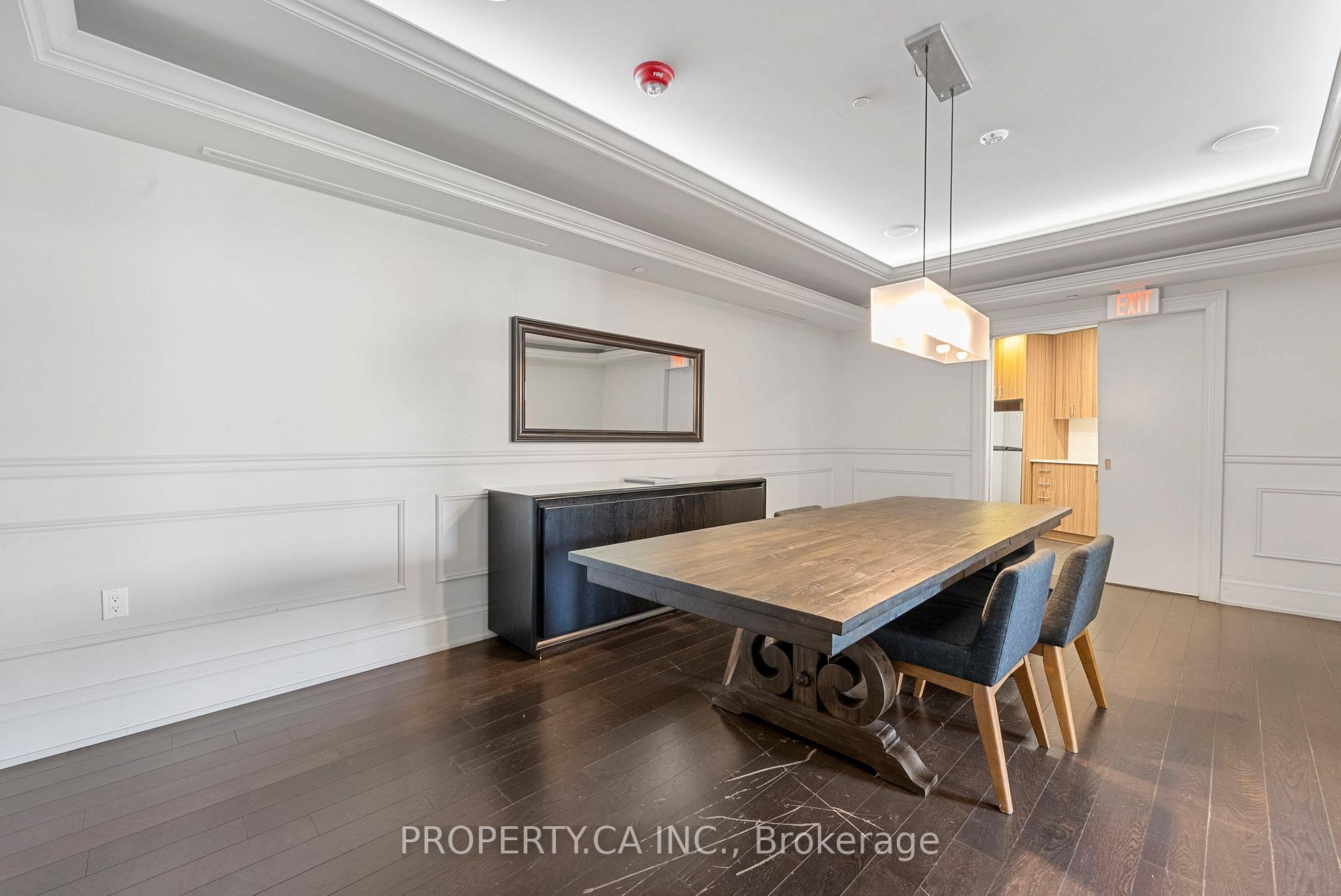 20 Bruyeres Mews 721, Toronto Unit: 721