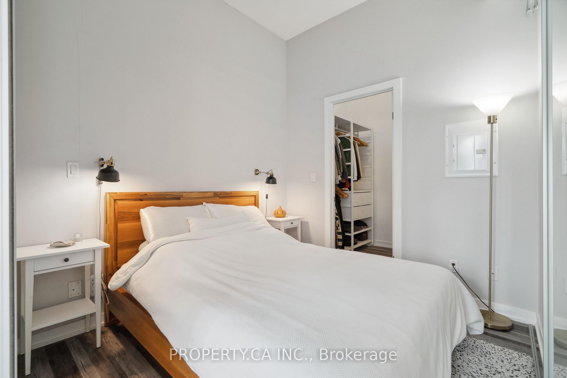 20 Bruyeres Mews 721, Toronto Unit: 721