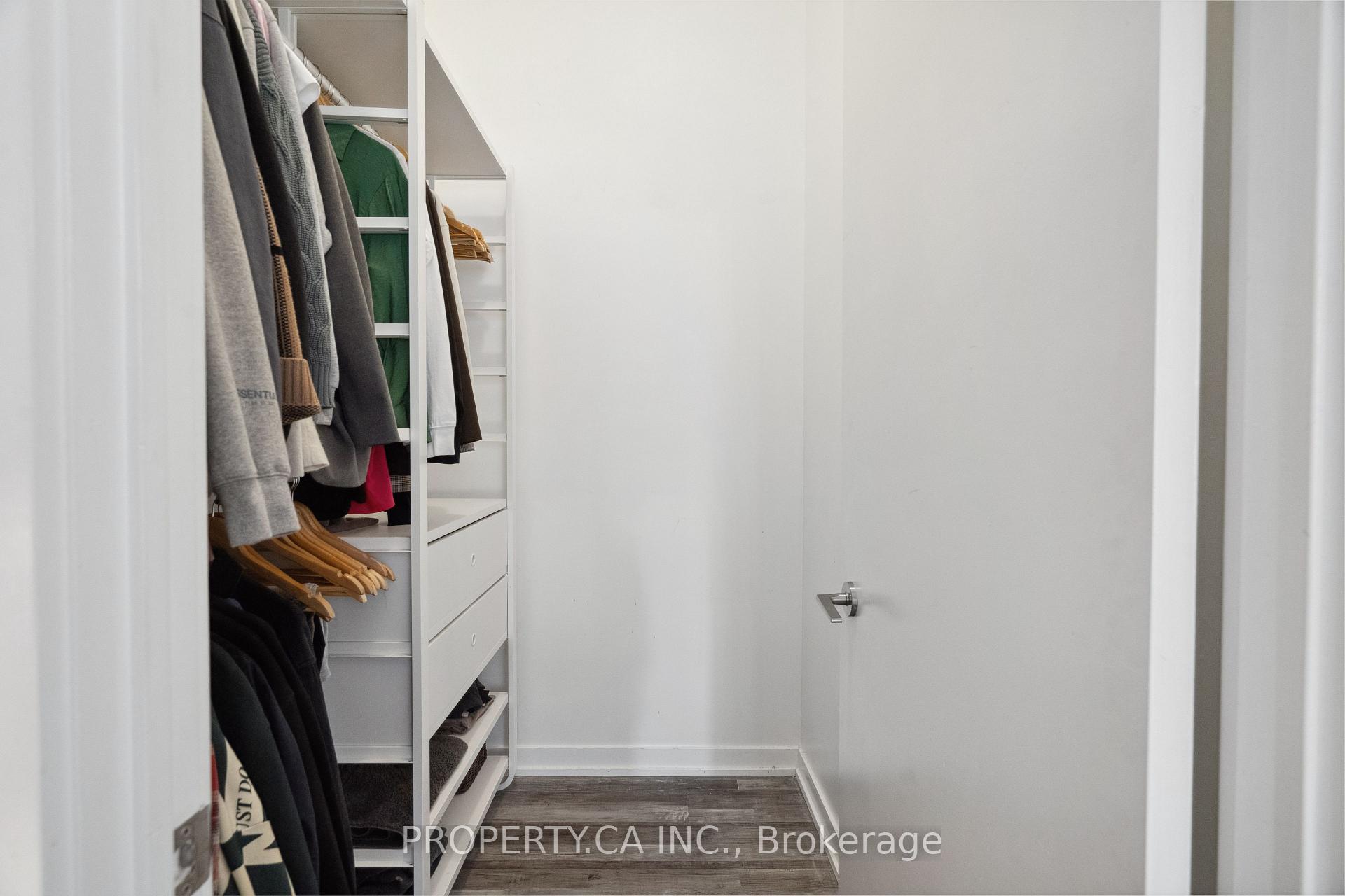 20 Bruyeres Mews 721, Toronto Unit: 721