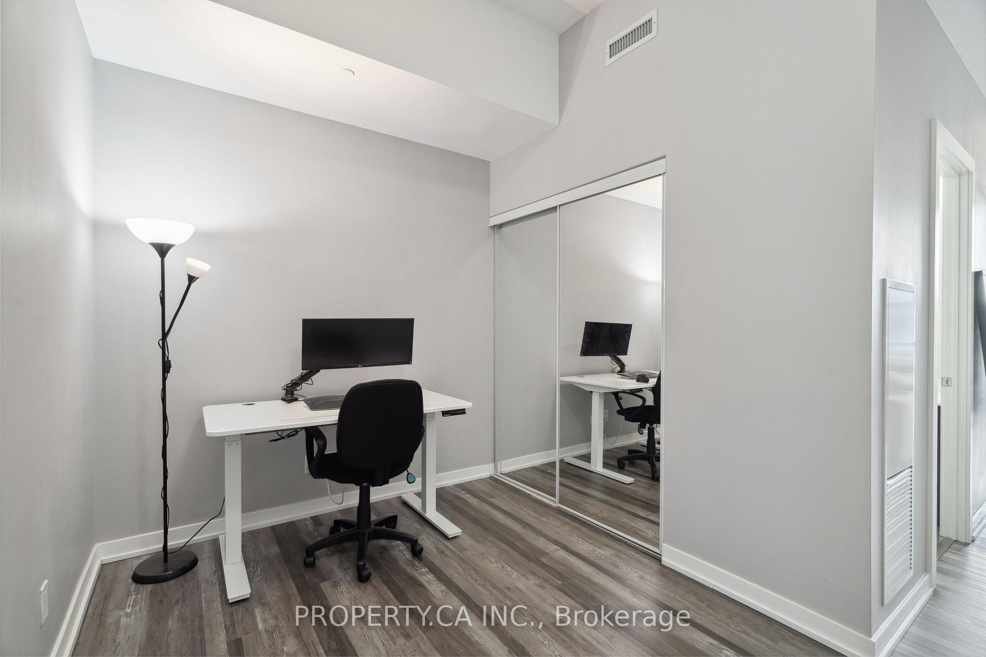 20 Bruyeres Mews 721, Toronto Unit: 721