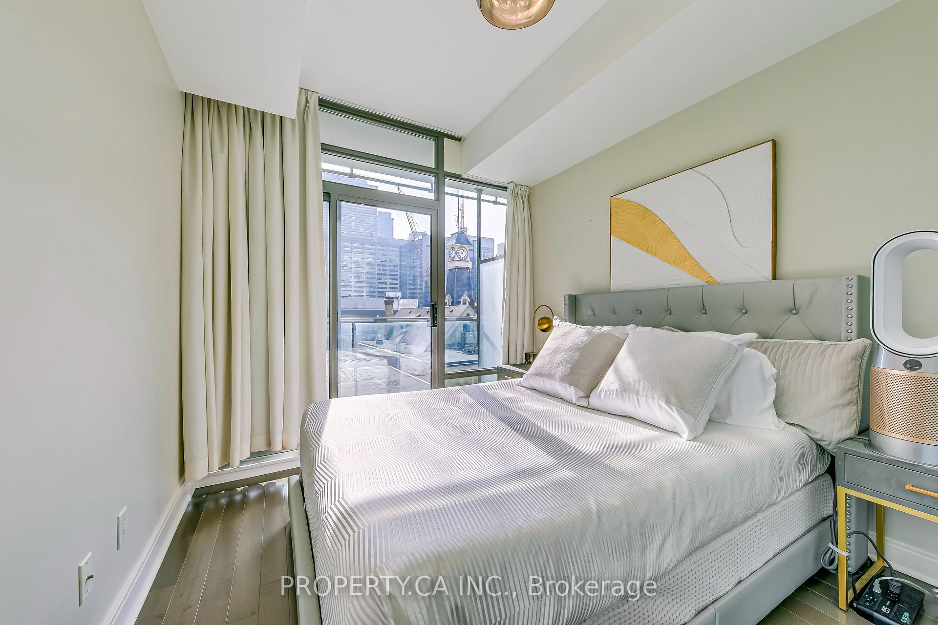 21 Scollard Street 406, Toronto Unit: 406
