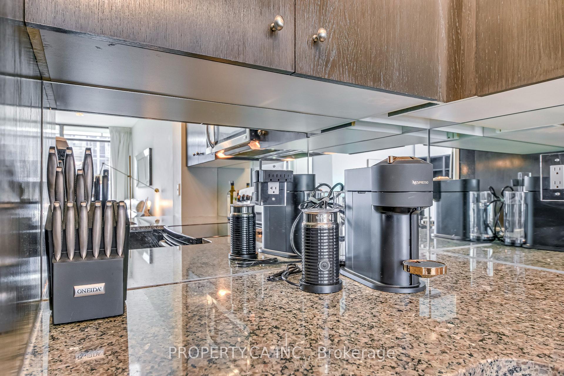 21 Scollard Street 406, Toronto Unit: 406