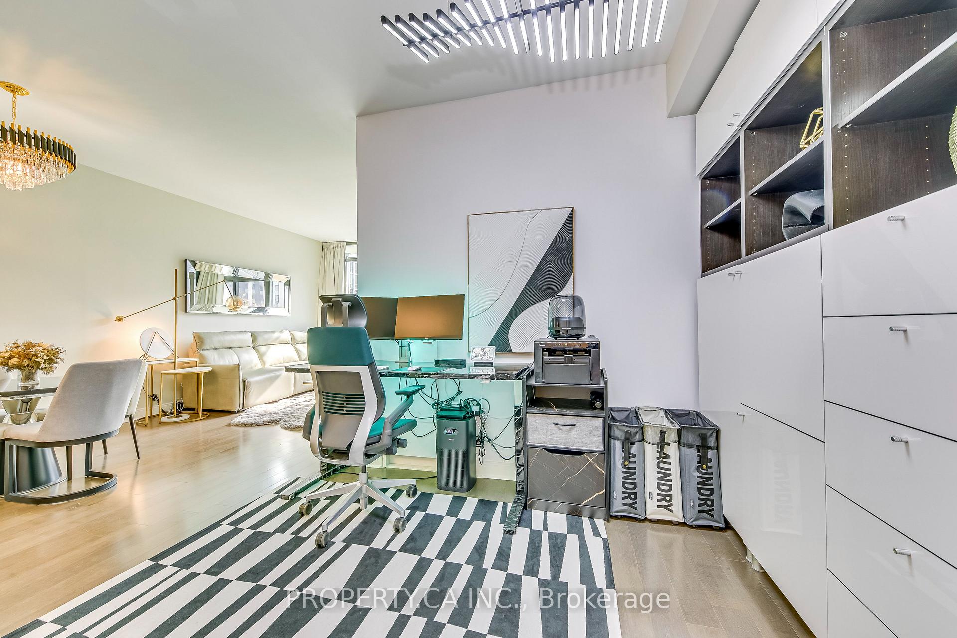 21 Scollard Street 406, Toronto Unit: 406