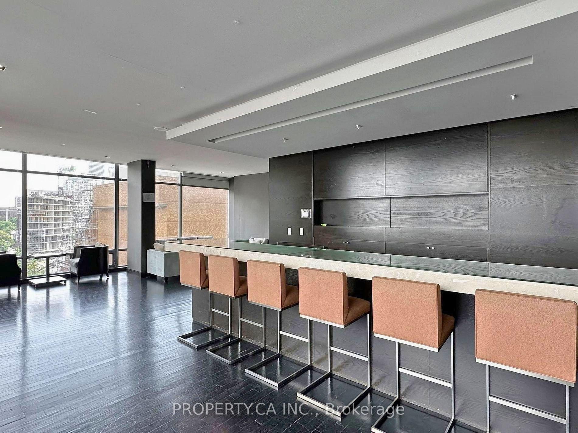 21 Scollard Street 406, Toronto Unit: 406