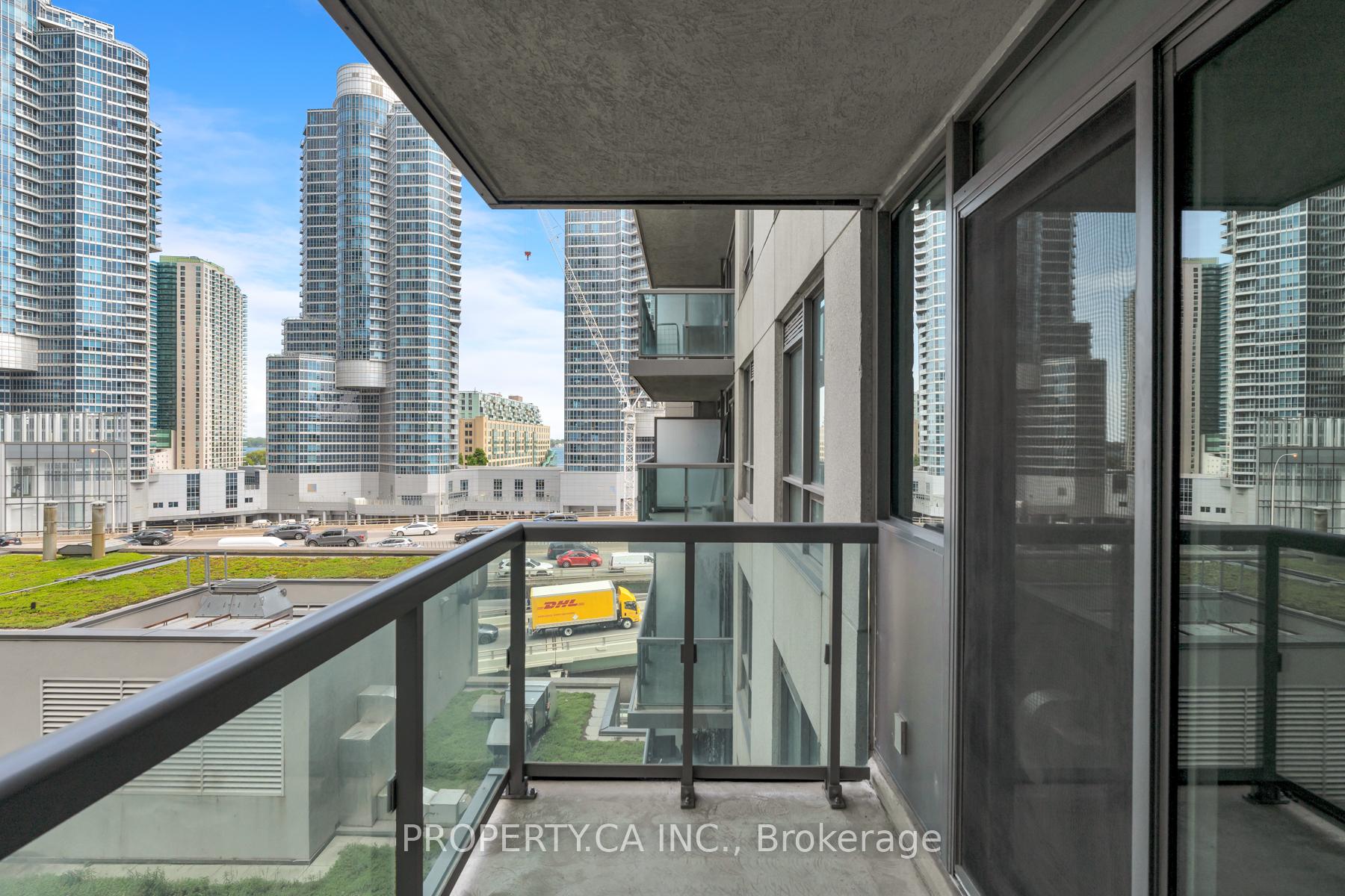 25 Lower Simcoe Street 803, Toronto Unit: 803