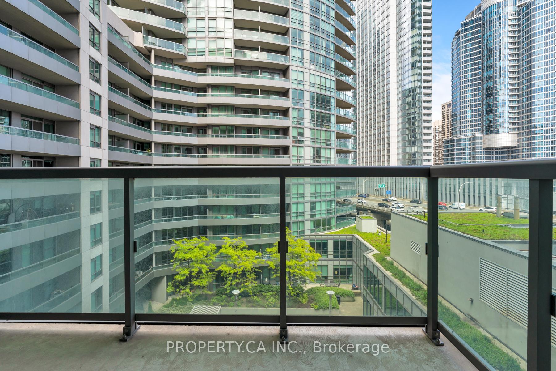 25 Lower Simcoe Street 803, Toronto Unit: 803