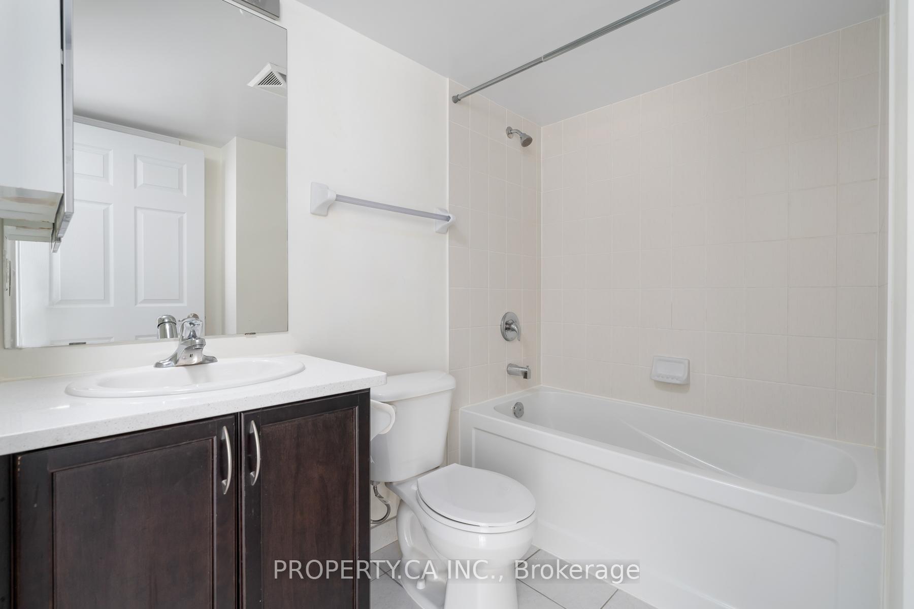 25 Lower Simcoe Street 803, Toronto Unit: 803