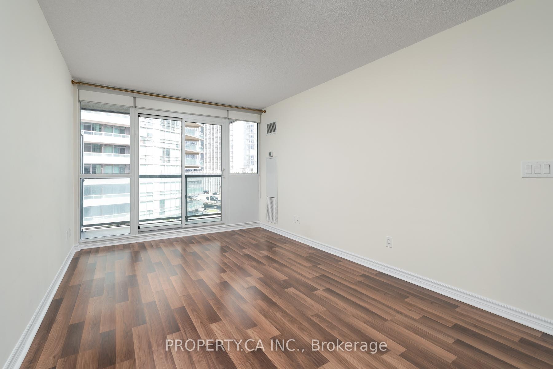 25 Lower Simcoe Street 803, Toronto Unit: 803
