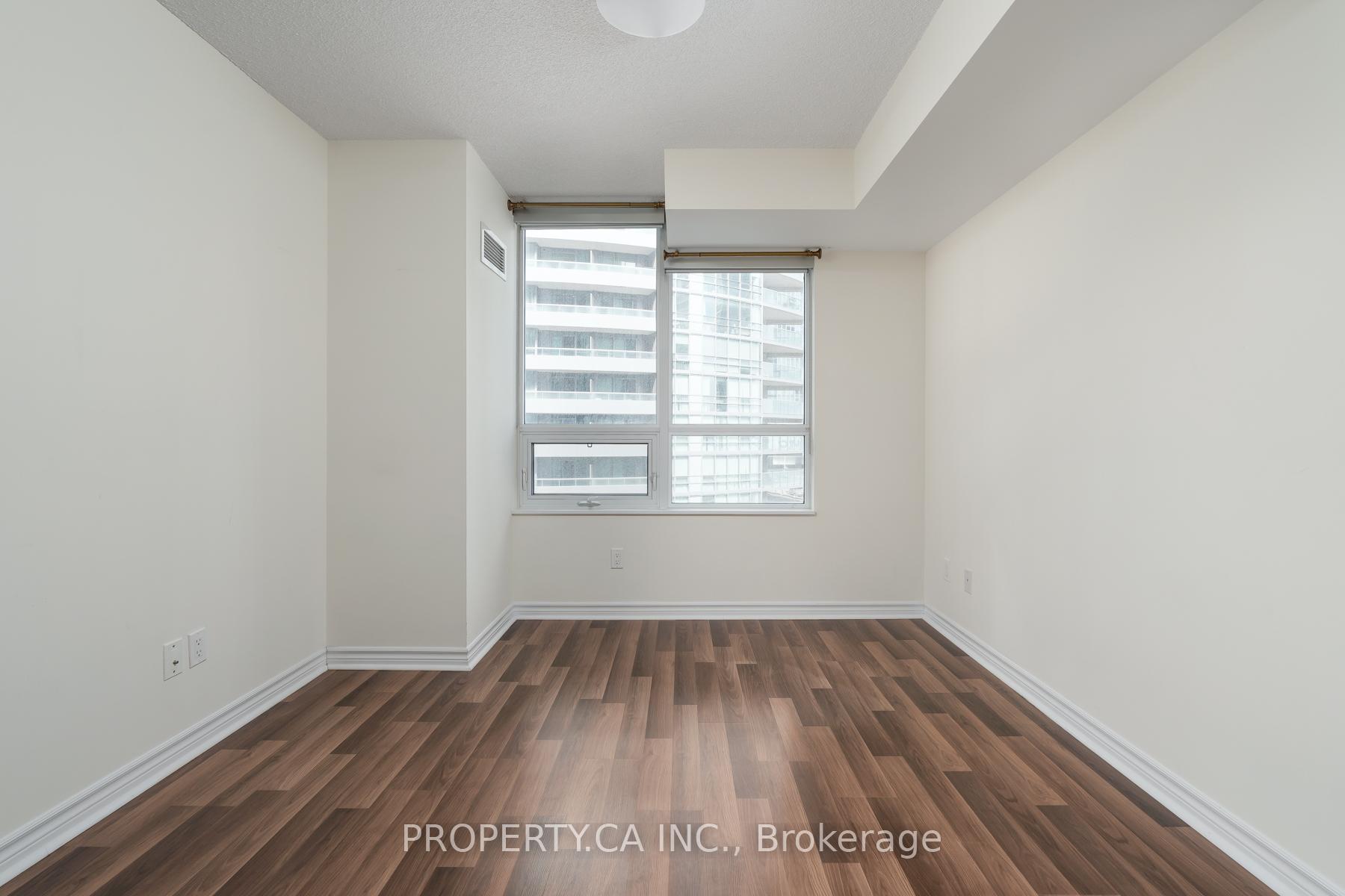 25 Lower Simcoe Street 803, Toronto Unit: 803