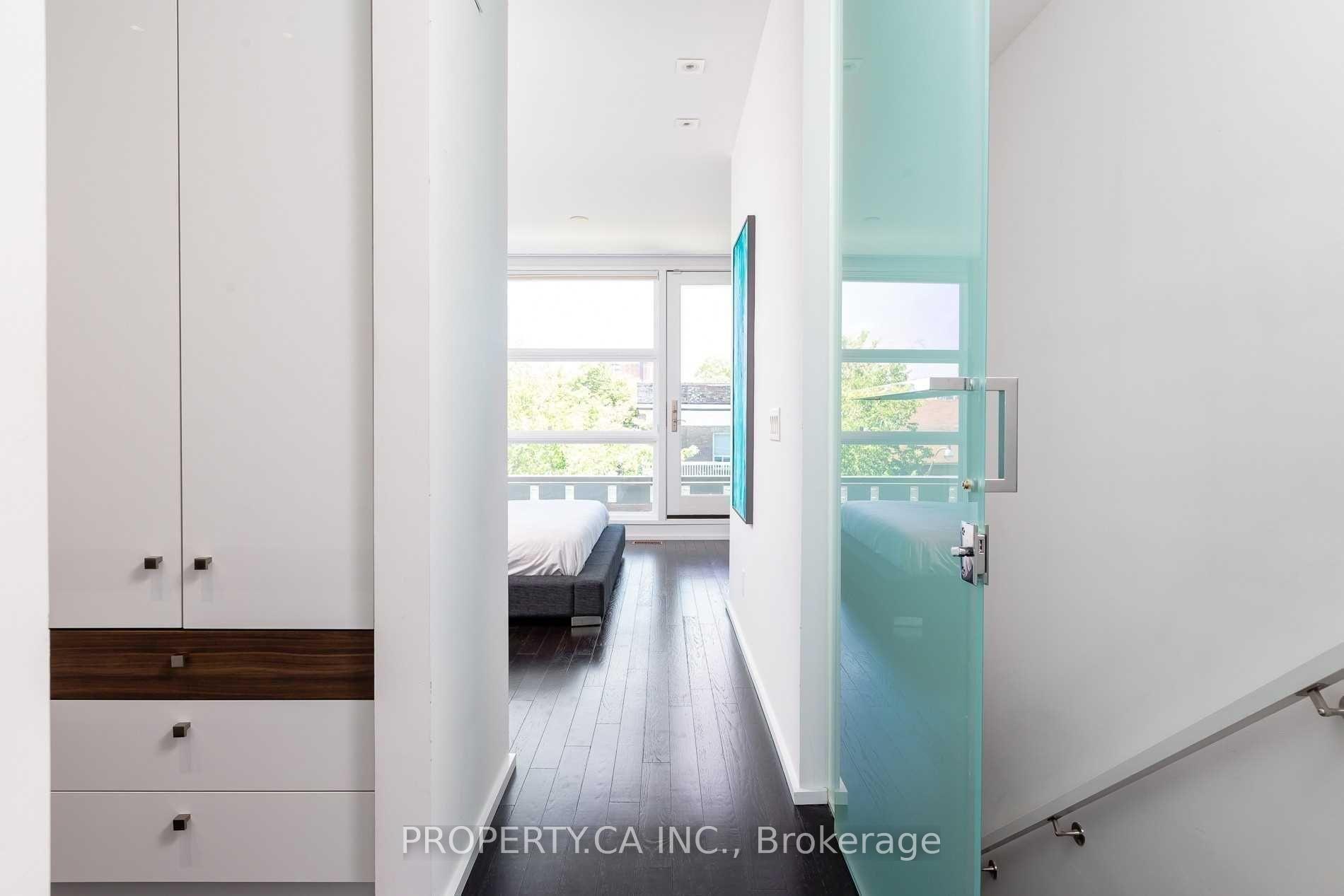 238 Manning Avenue, Toronto