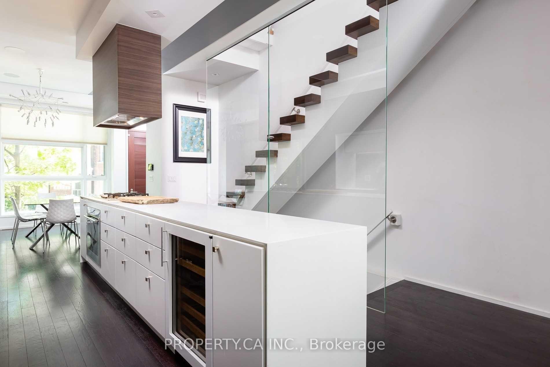 238 Manning Avenue, Toronto