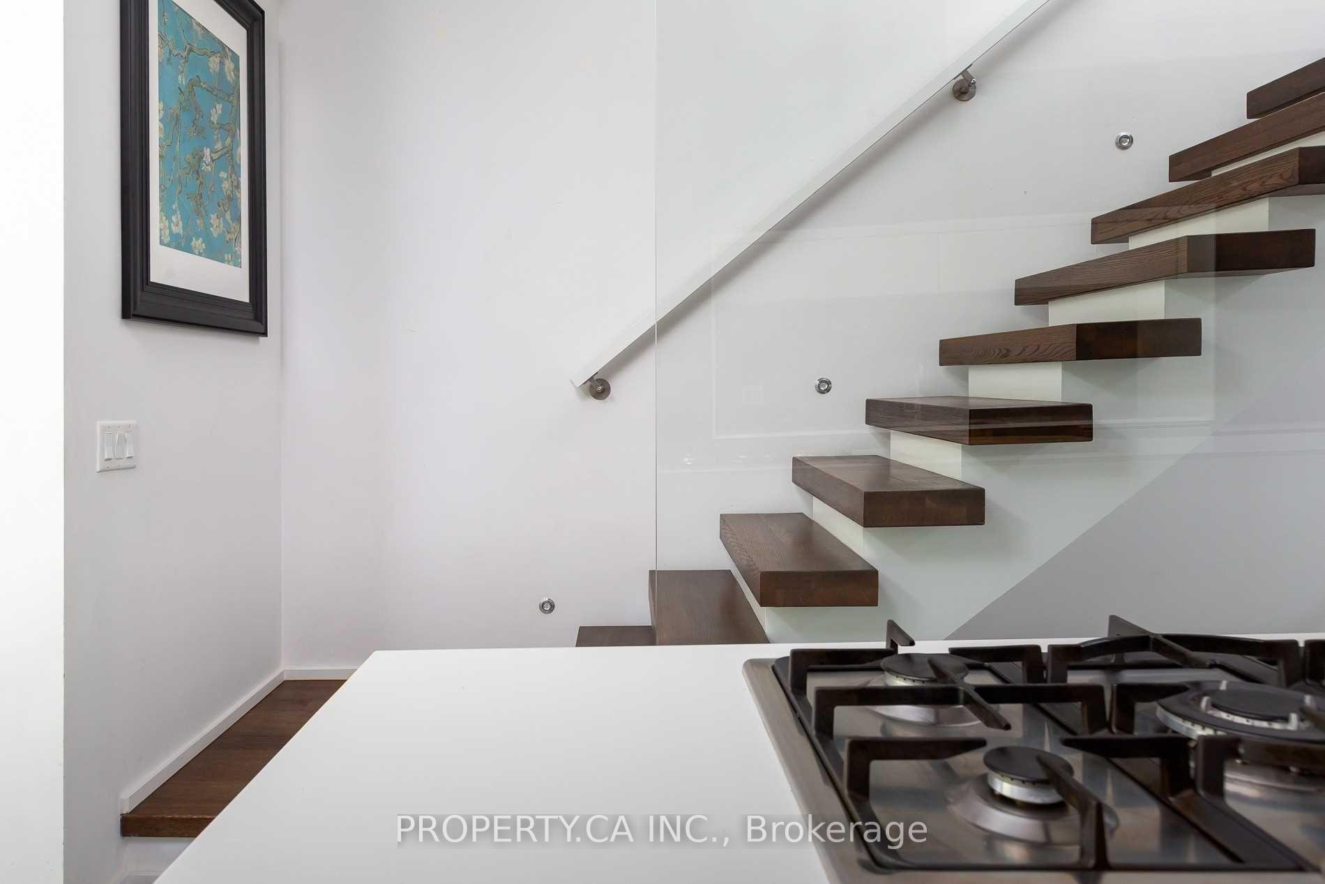 238 Manning Avenue, Toronto