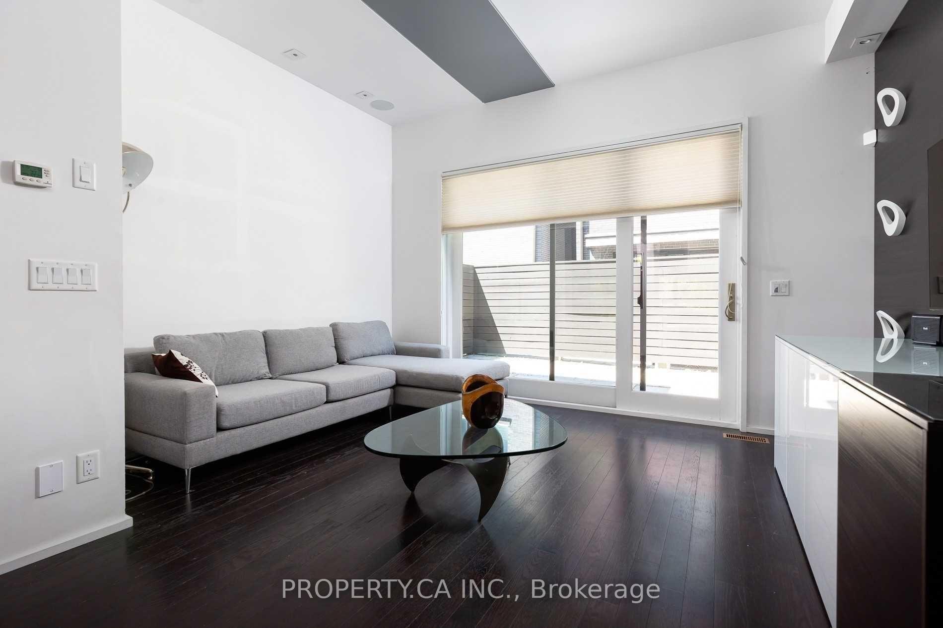 238 Manning Avenue, Toronto