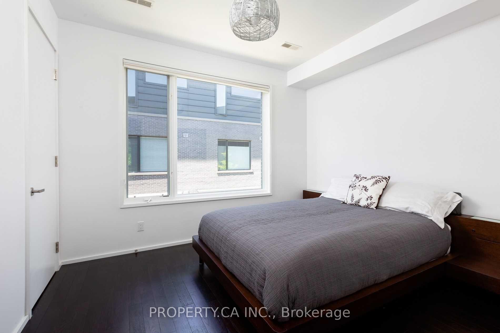 238 Manning Avenue, Toronto