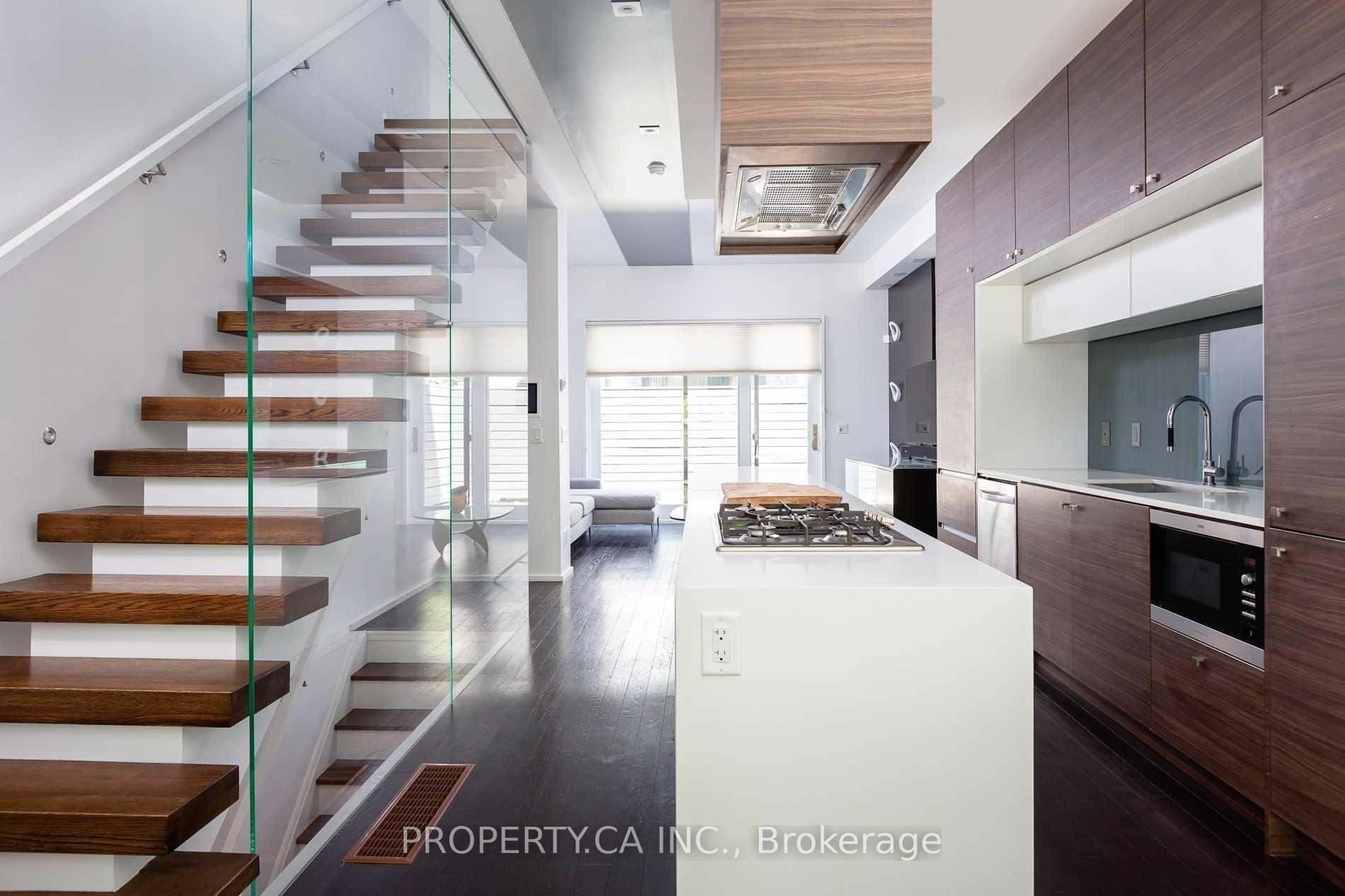 238 Manning Avenue, Toronto