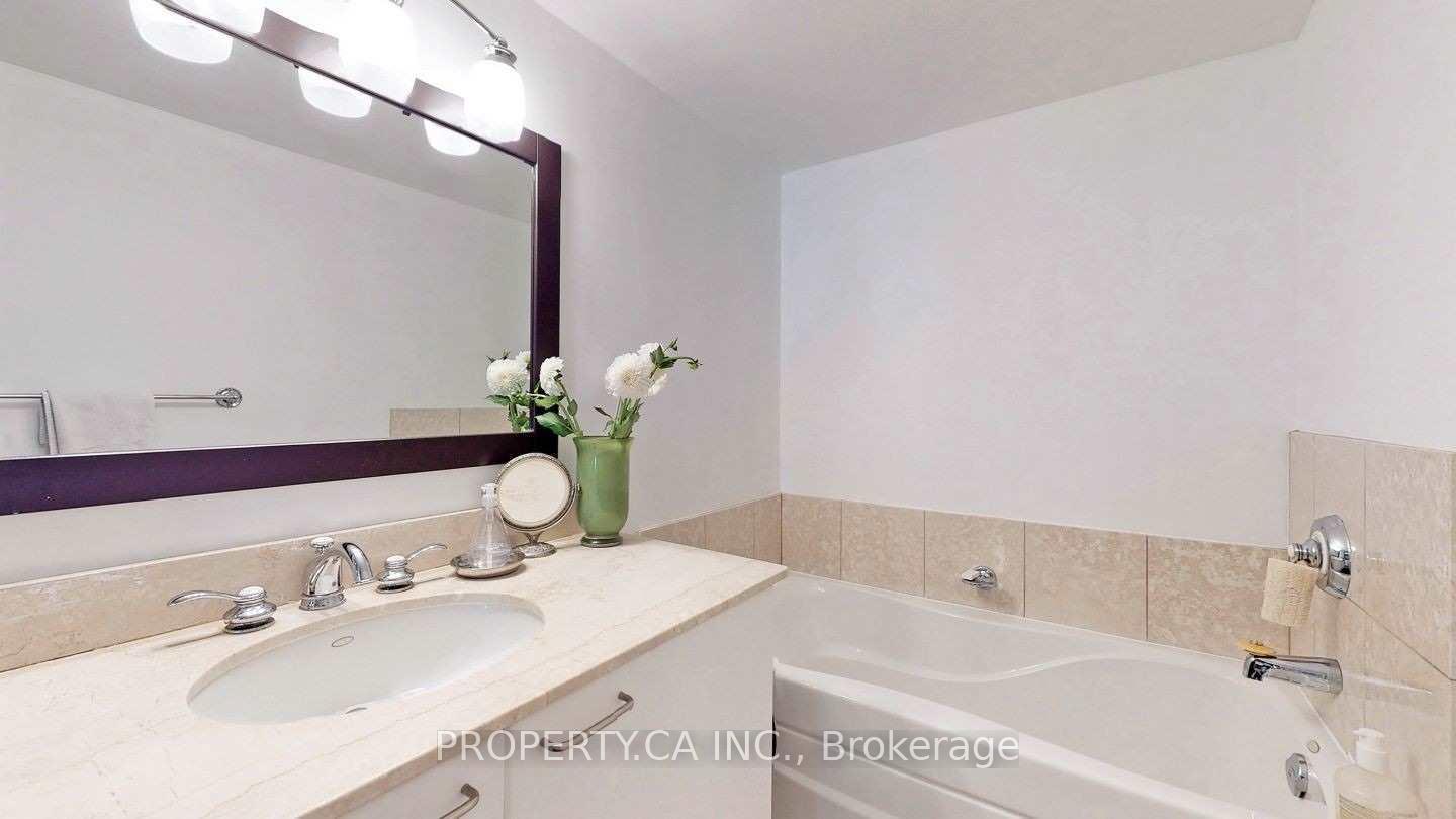 80 Cumberland Street 1110, Toronto Unit: 1110