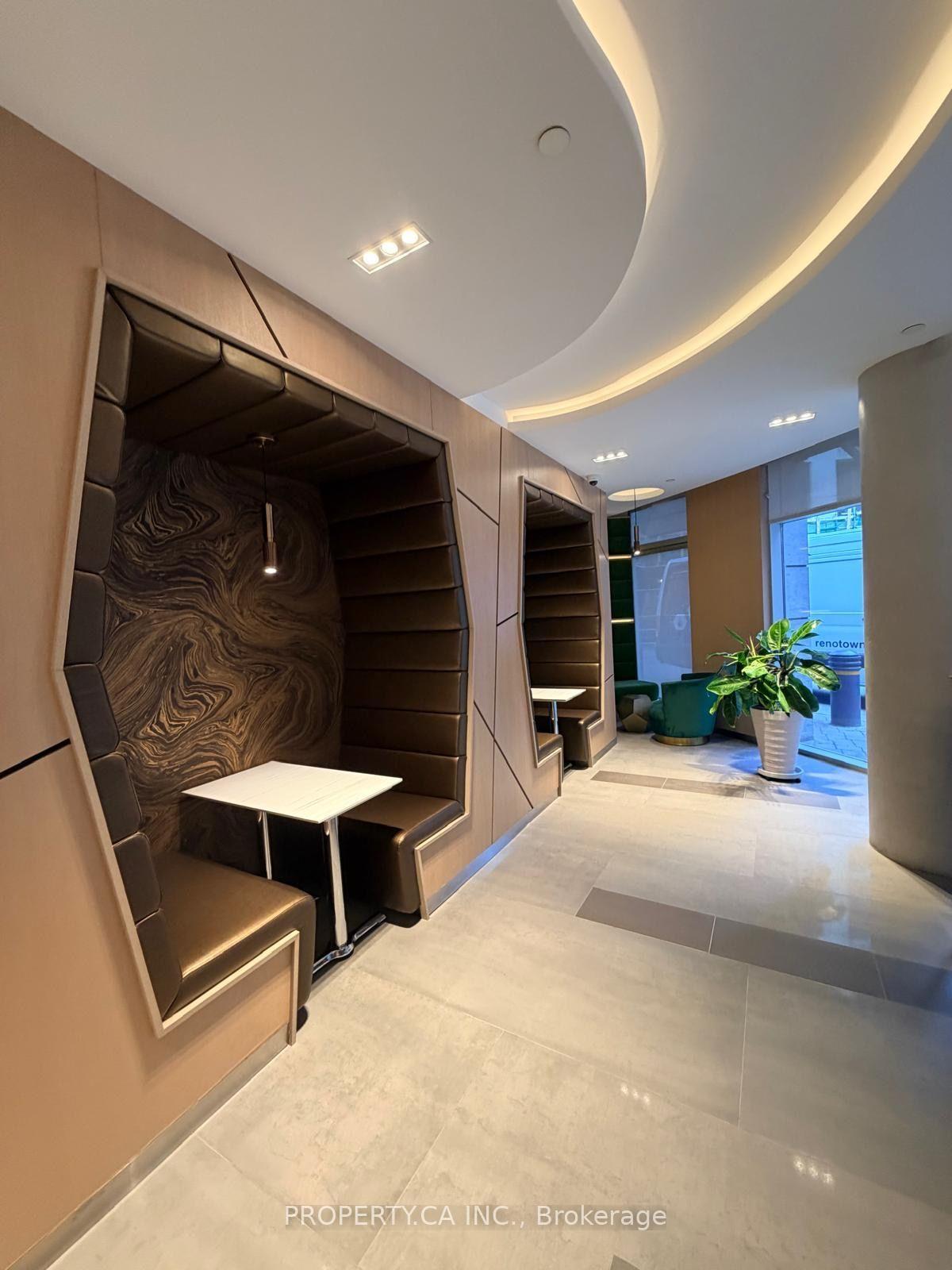 21 Carlton Street 3405, Toronto Unit: 3405