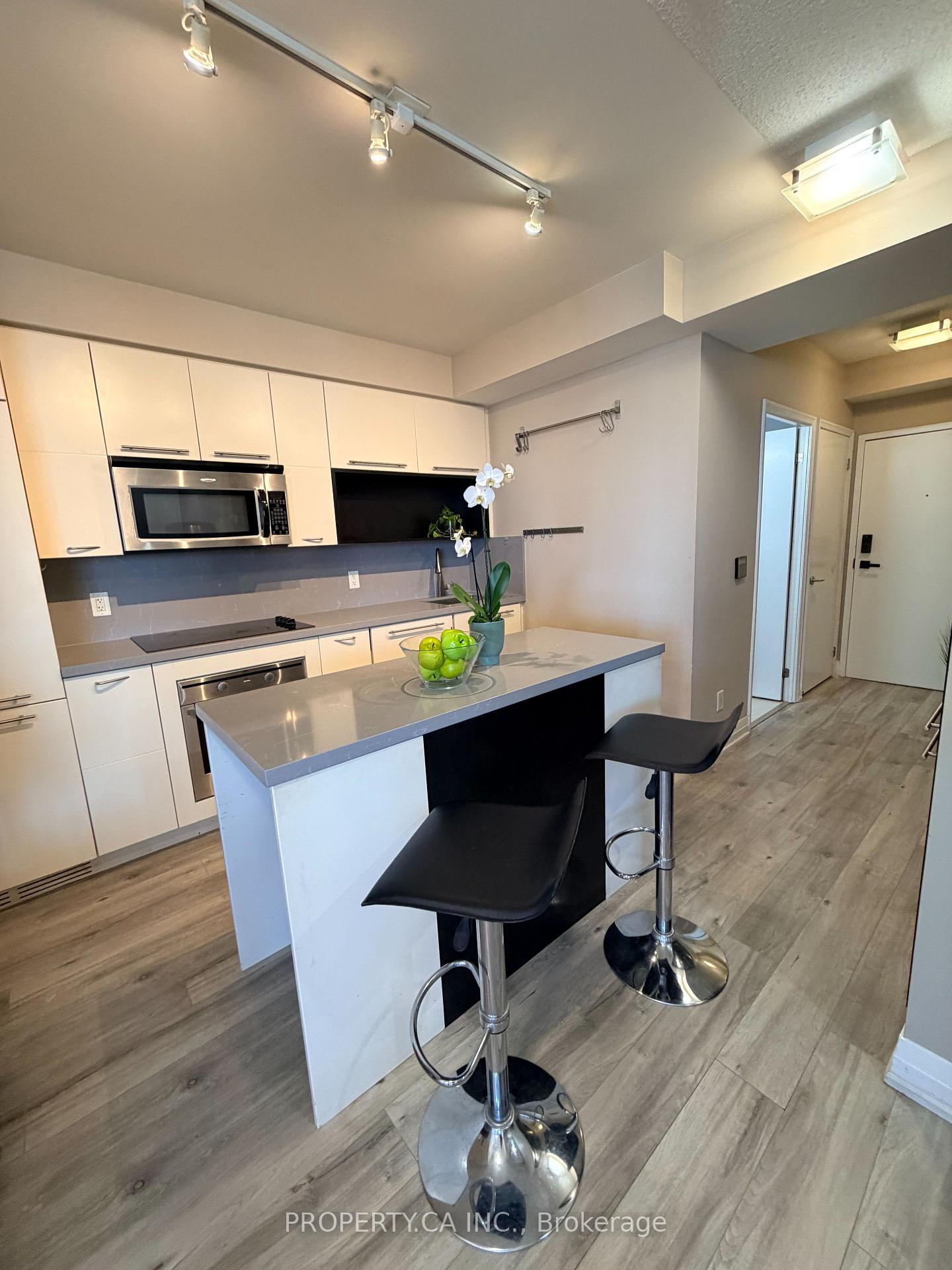 21 Carlton Street 3405, Toronto Unit: 3405