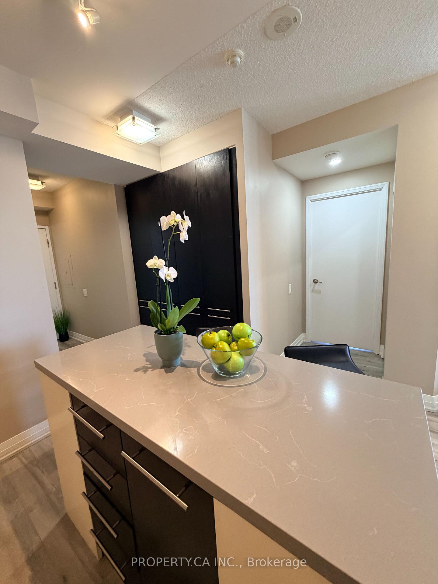 21 Carlton Street 3405, Toronto Unit: 3405
