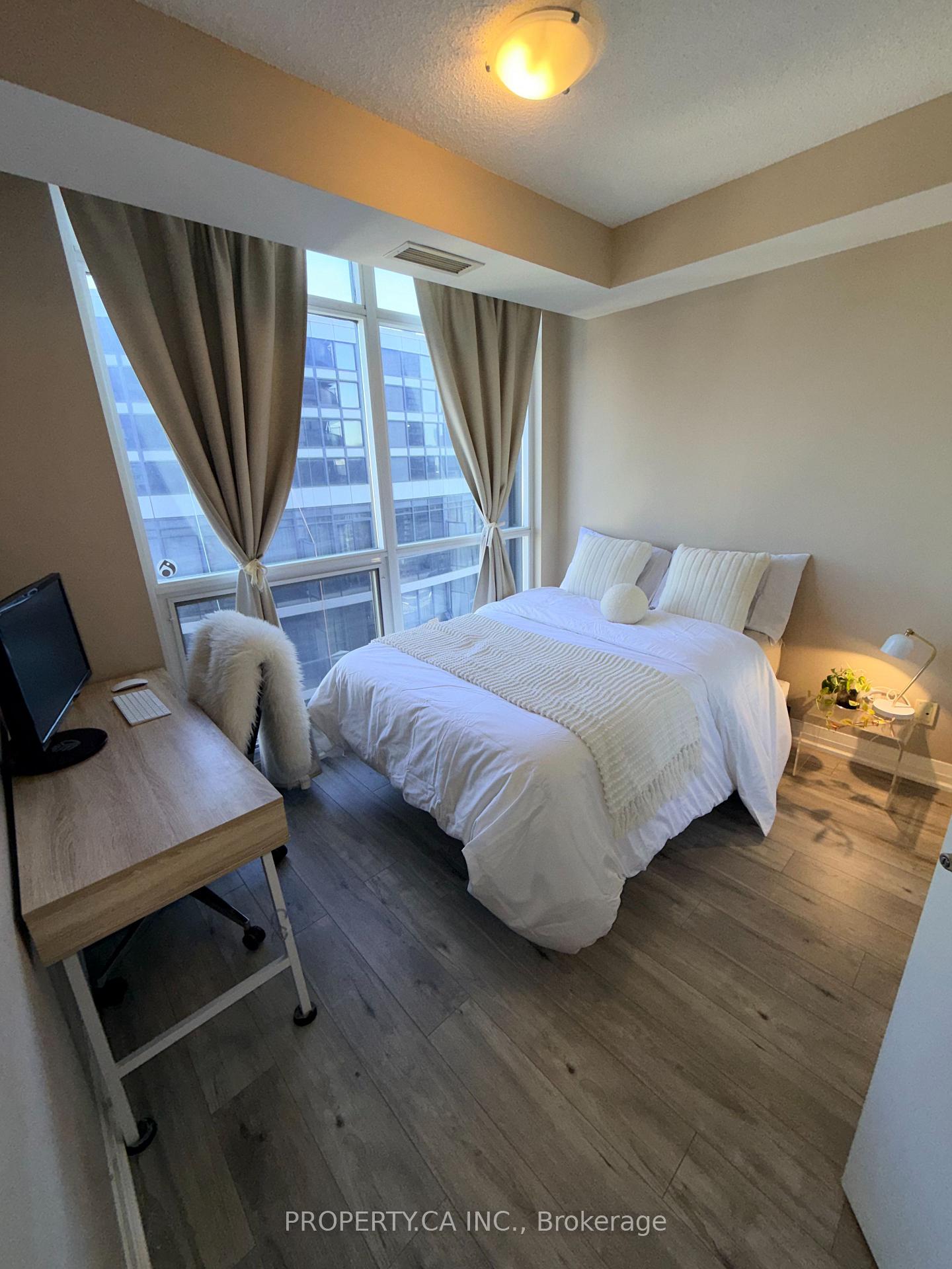 21 Carlton Street 3405, Toronto Unit: 3405