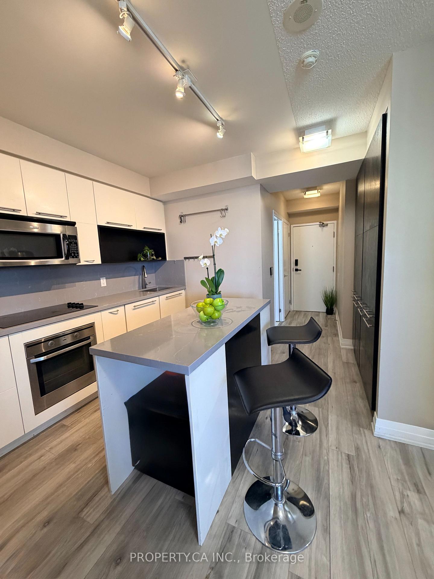 21 Carlton Street 3405, Toronto Unit: 3405