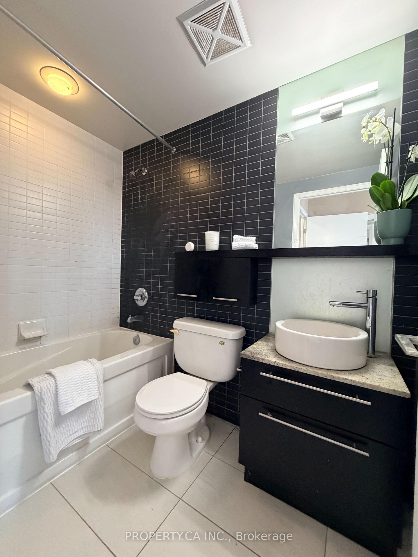 21 Carlton Street 3405, Toronto Unit: 3405