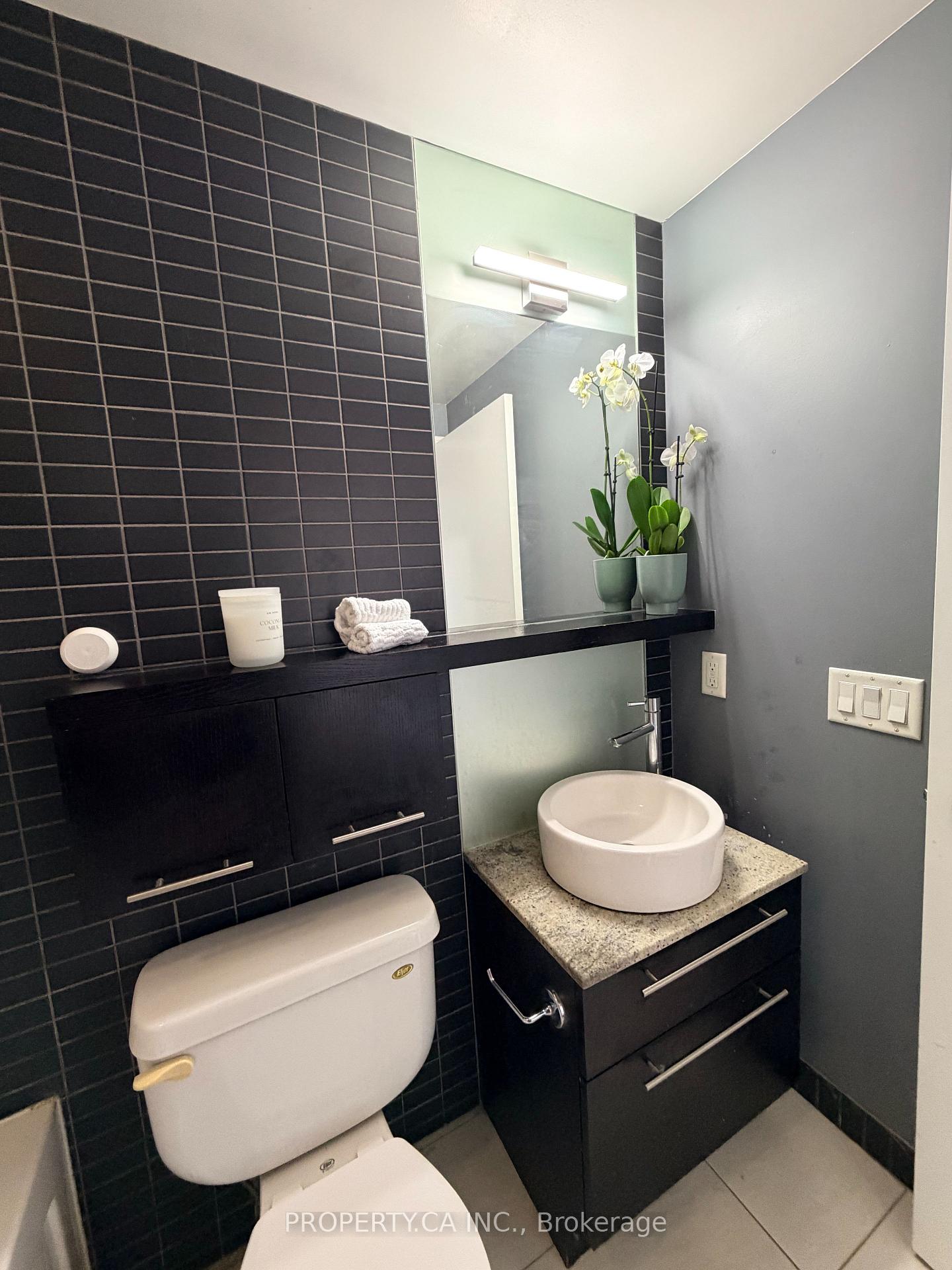 21 Carlton Street 3405, Toronto Unit: 3405