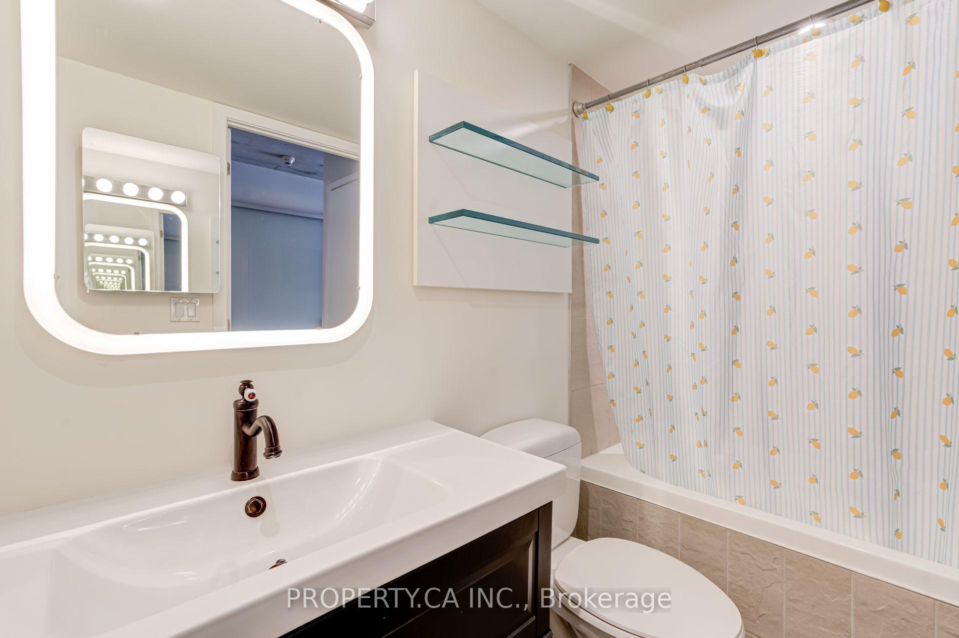 55 Stewart Street 702, Toronto Unit: 702