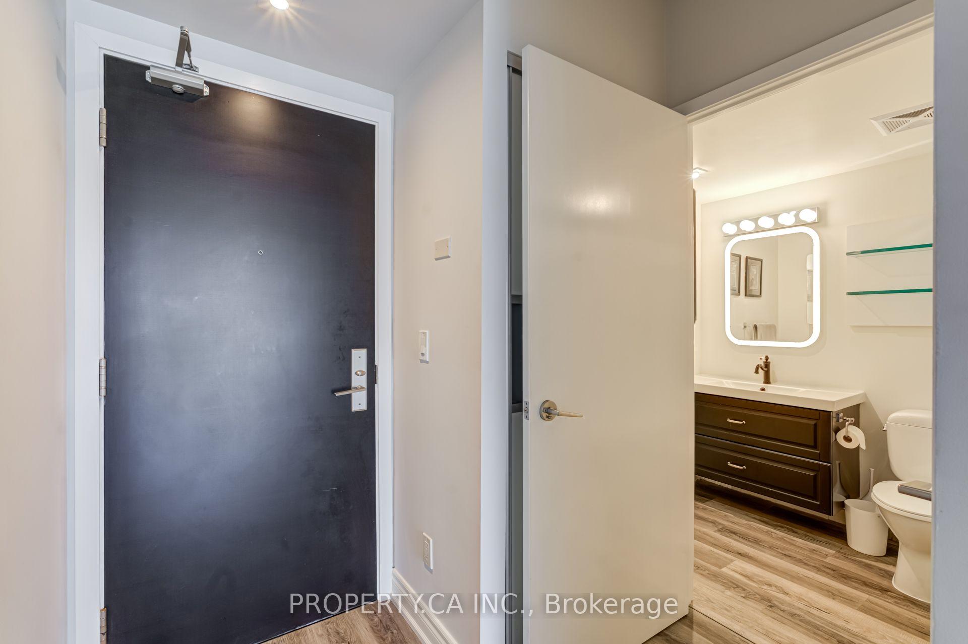 55 Stewart Street 702, Toronto Unit: 702
