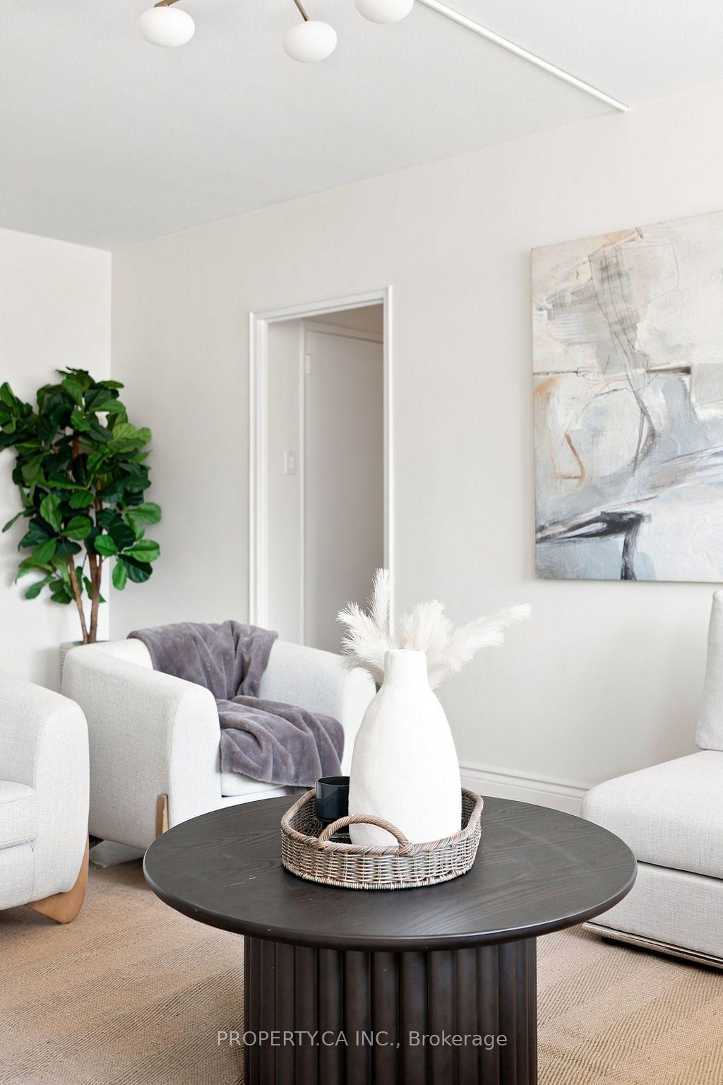 60 Montclair Avenue 202, Toronto Unit: 202